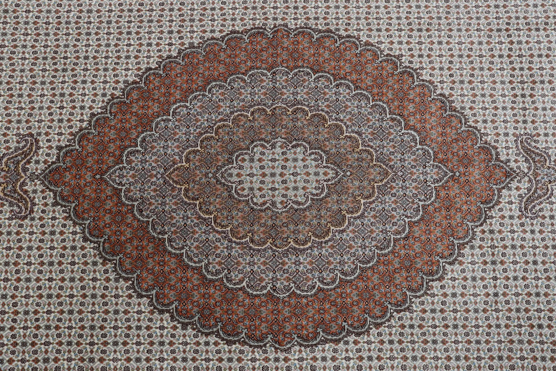 Handgeknüpfter Täbriz Perserteppich, 255 × 360 cm, Wolle & Seide