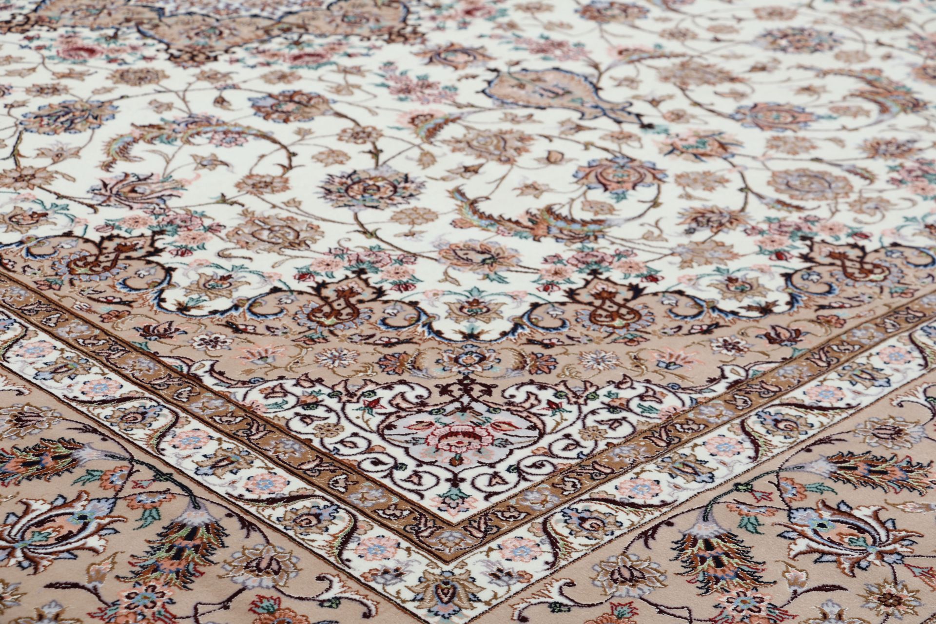 Handgeknüpfter Isfahan Perserteppich 267 × 354 cm