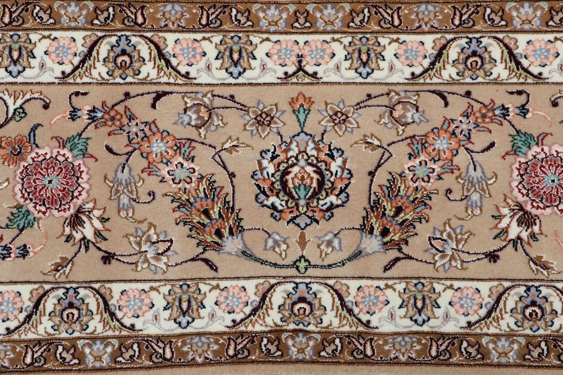 Handgeknüpfter Isfahan Perserteppich 267 × 354 cm