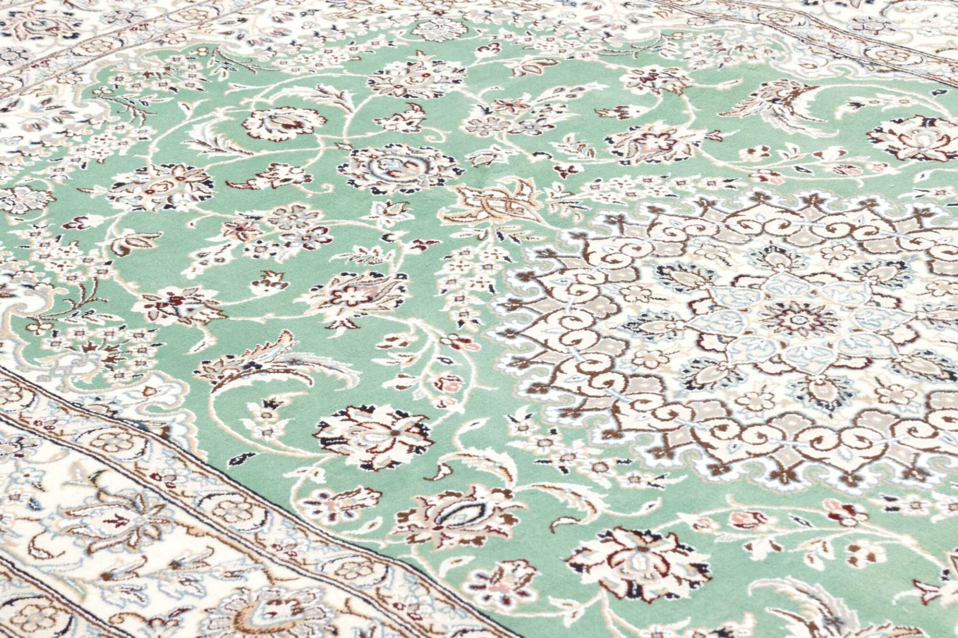 Nain Perserteppich 156 × 246 cm aus Wolle, handgeknüpft