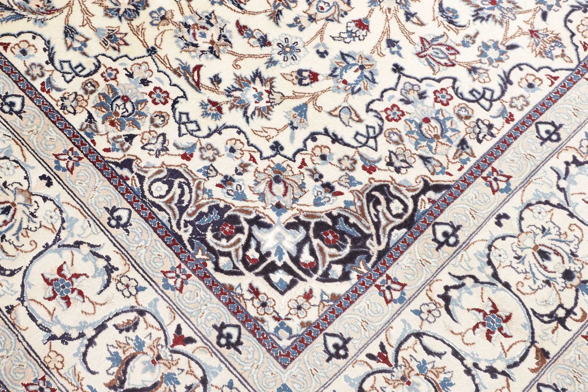 Handgeknüpfter Nain Perserteppich 206 × 317 cm