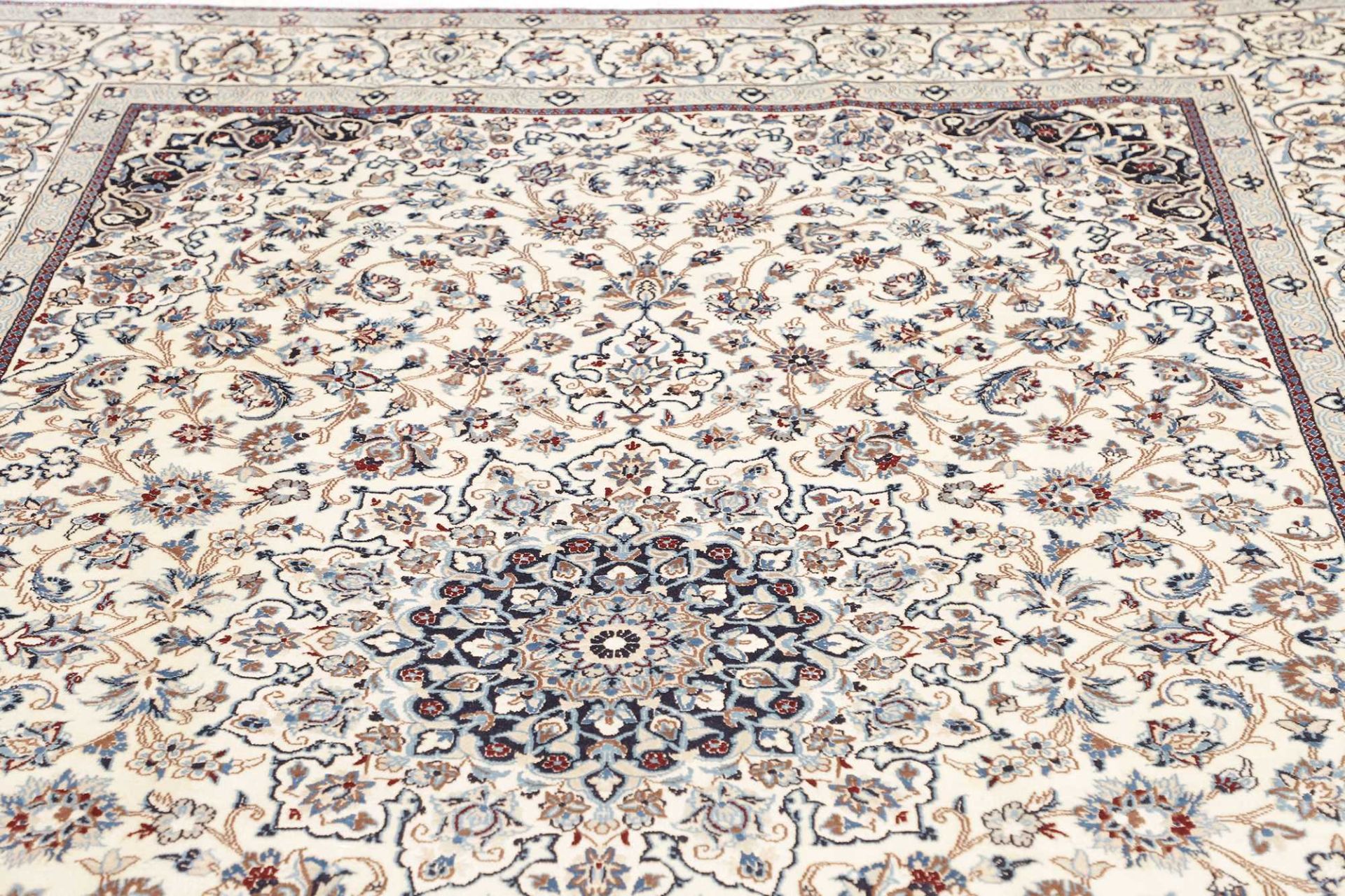 Handgeknüpfter Nain Perserteppich 206 × 317 cm