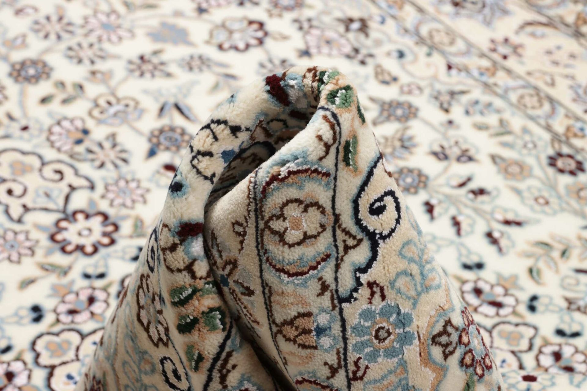 Nain Perserteppich aus Iran, 133 × 211 cm