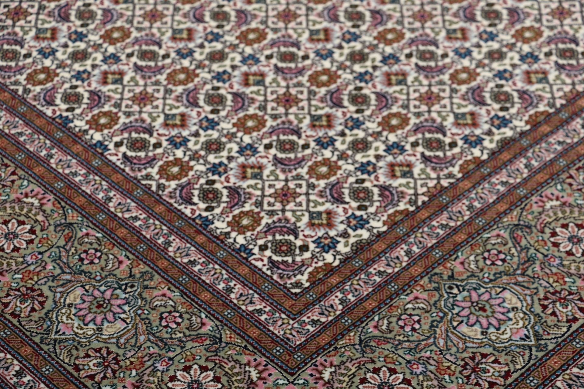 Täbriz Perserteppich aus Iran, 202 × 213 cm