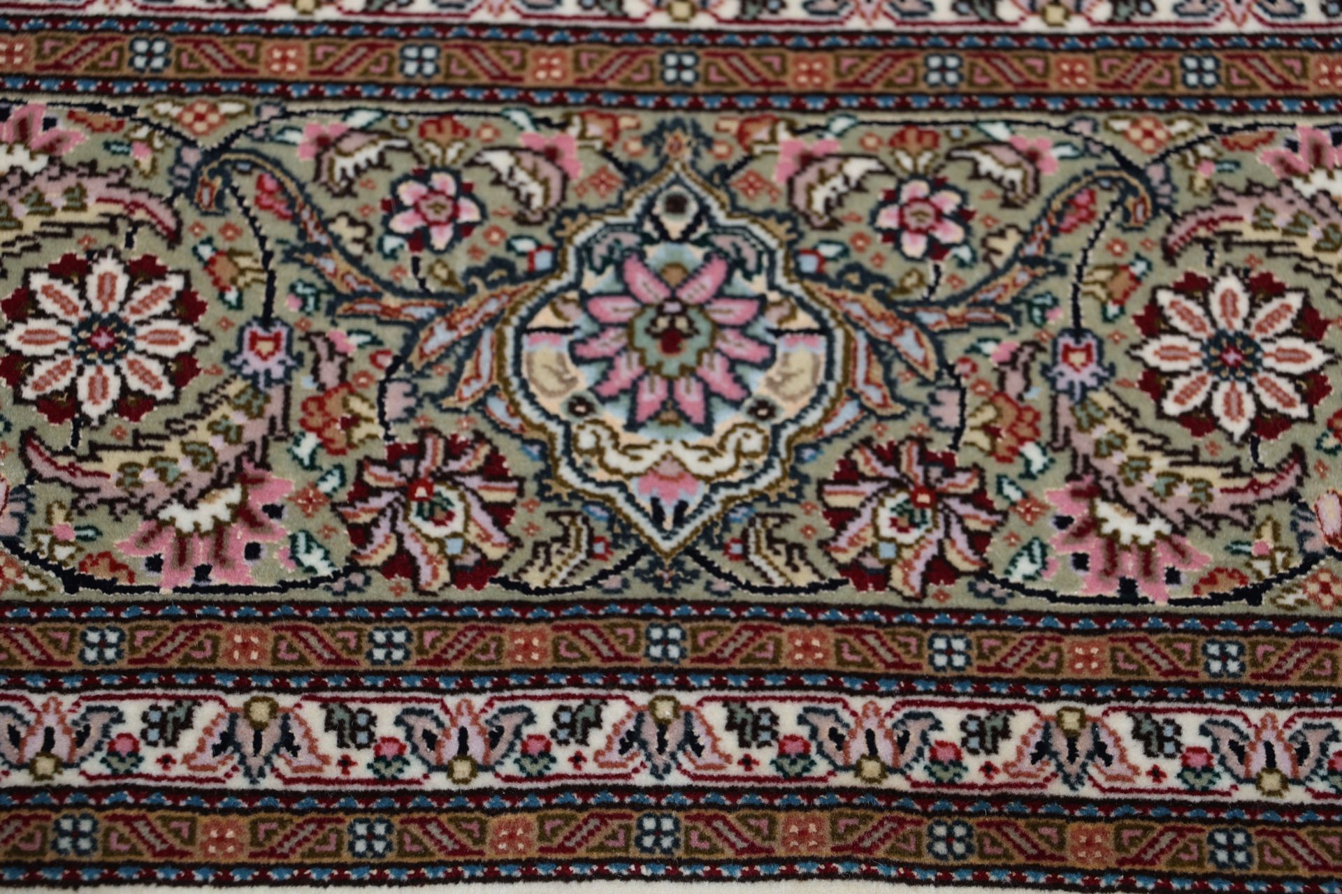 Täbriz Perserteppich aus Iran, 202 × 213 cm