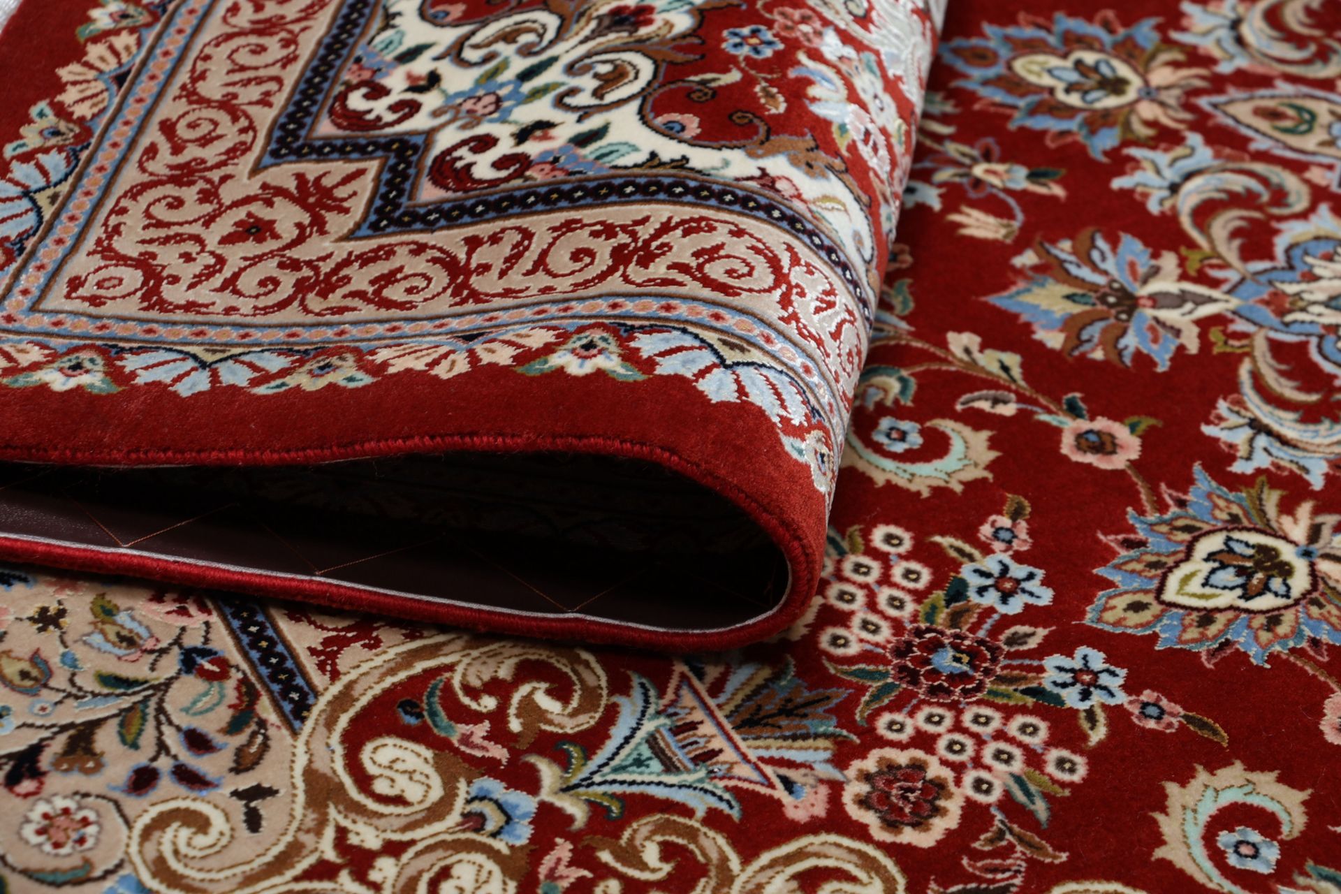 Handgeknüpfter Isfahan Perserteppich, 244 × 346 cm, Wolle & Seide