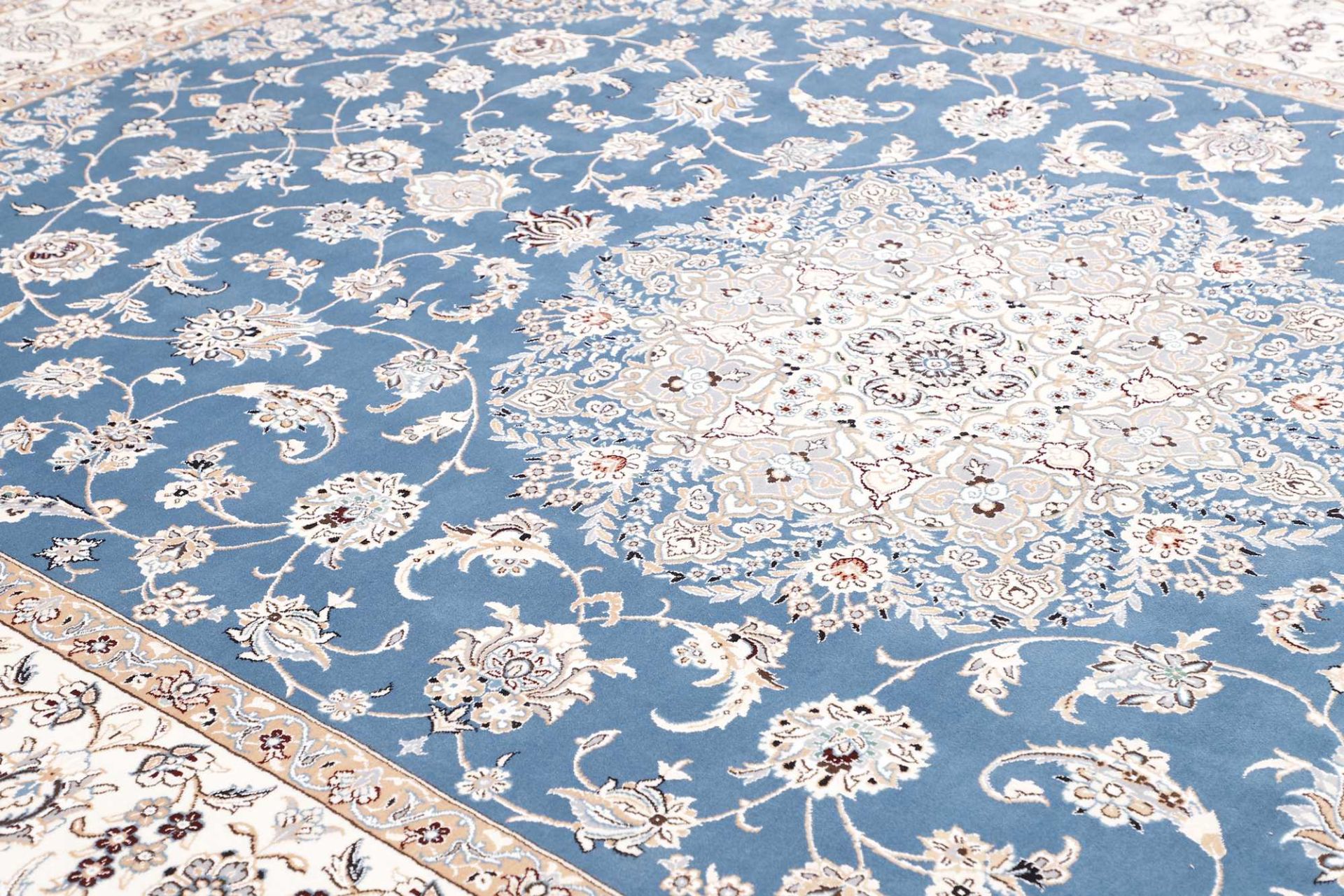 Nain Perserteppich 250 × 352 cm aus Wolle, handgeknüpft