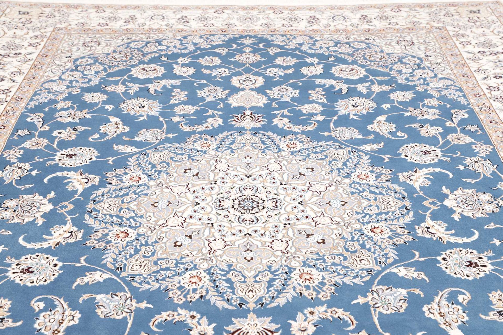 Nain Perserteppich 250 × 352 cm aus Wolle, handgeknüpft
