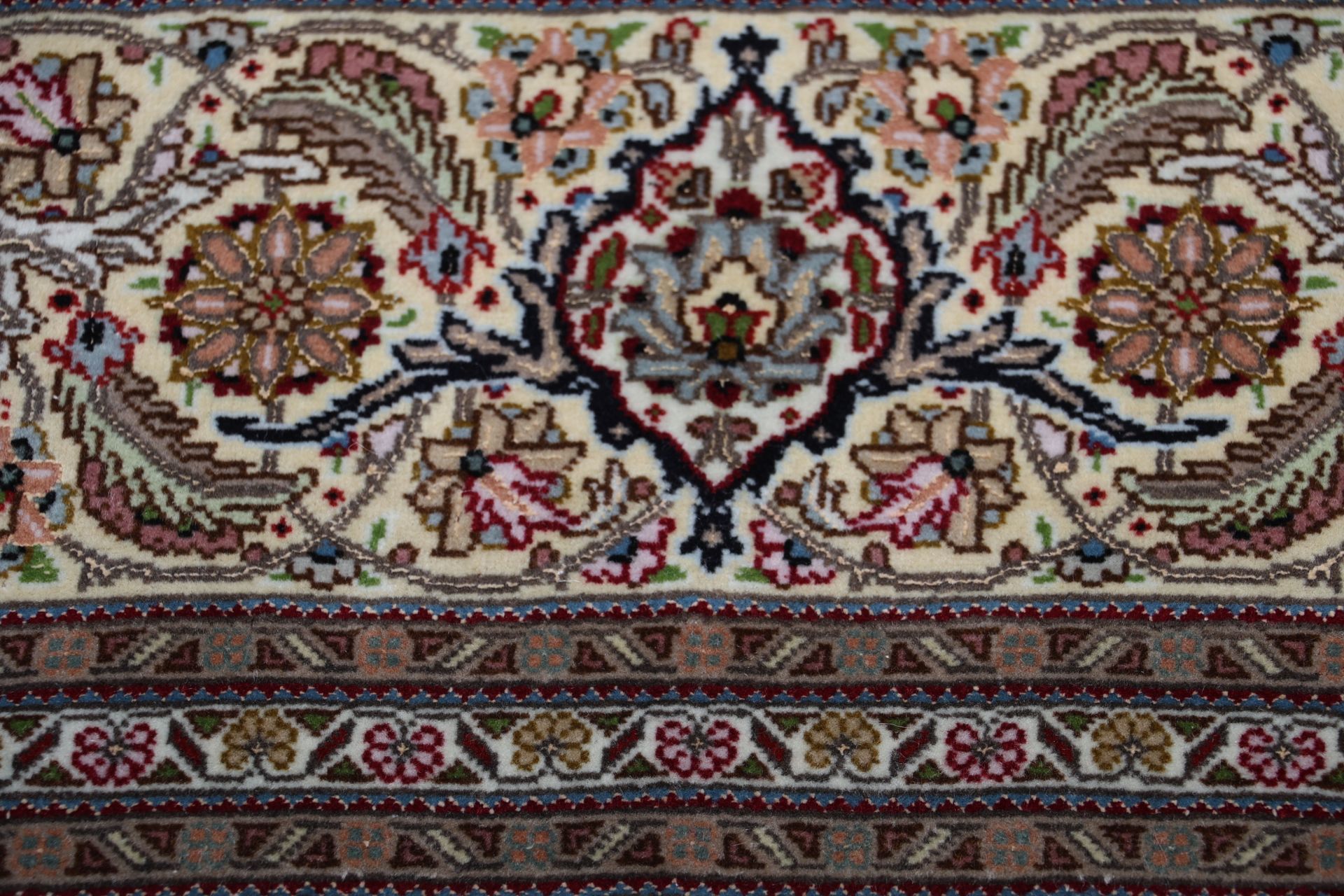 Täbriz Perserteppich 196 × 206 cm aus Wolle & Seide, handgeknüpft