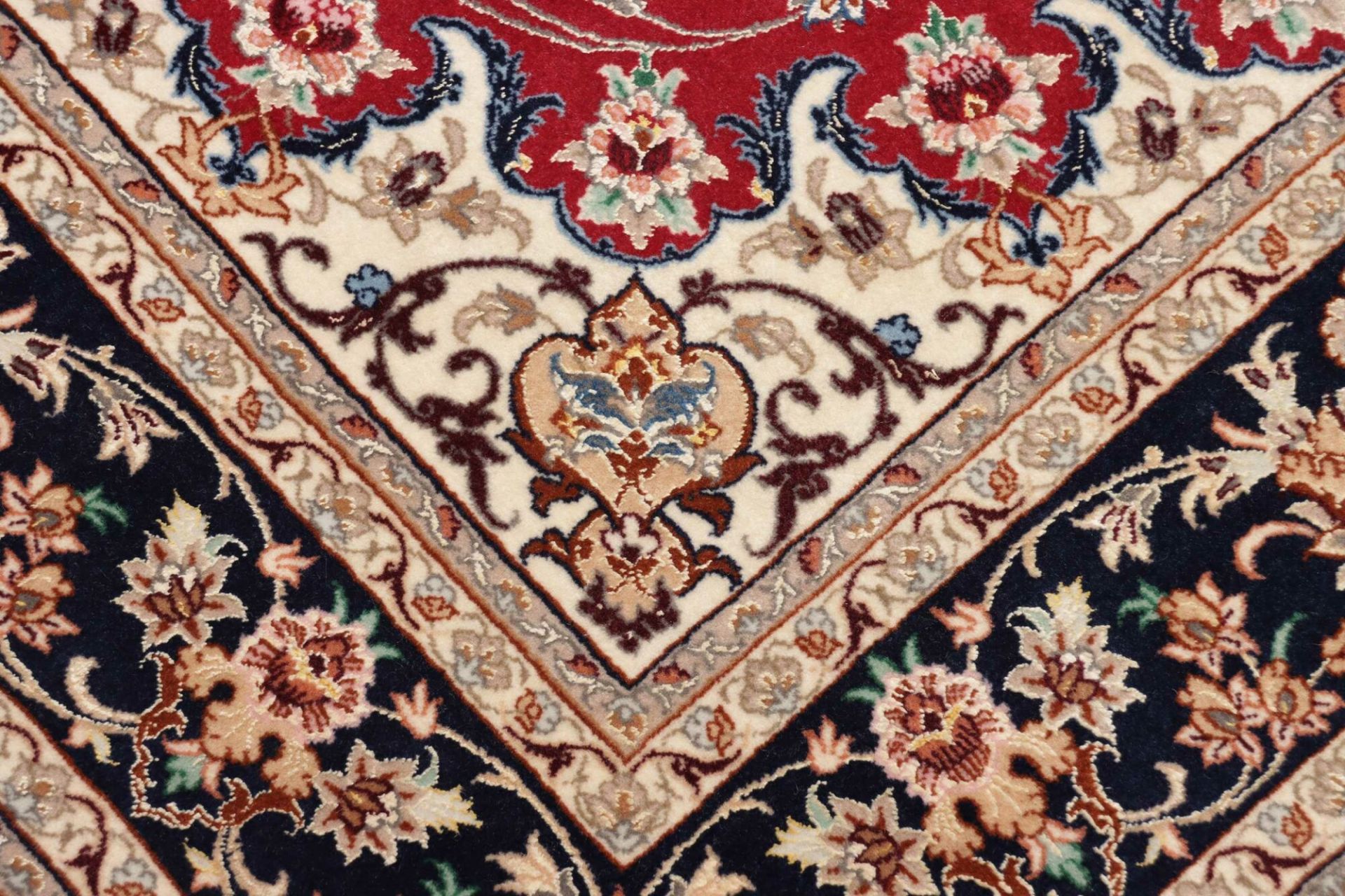 Isfahan Perserteppich aus Iran, 109 × 173 cm