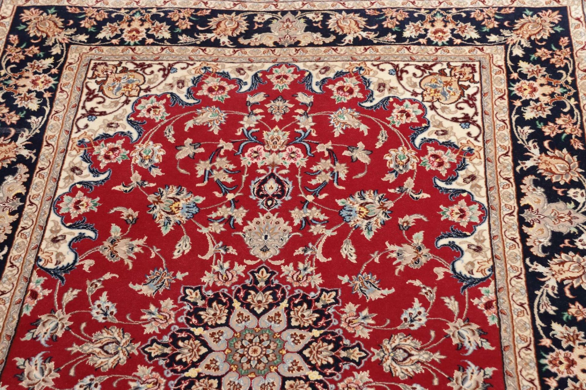 Isfahan Perserteppich aus Iran, 109 × 173 cm