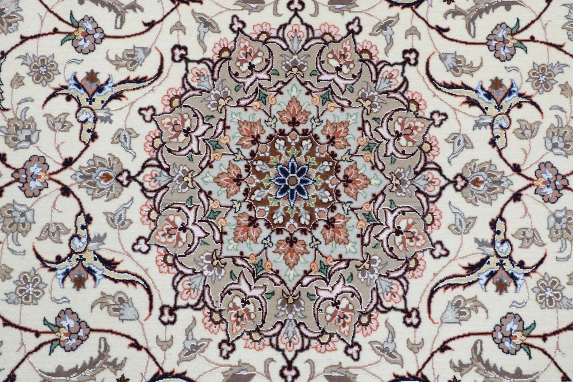 Isfahan Perserteppich 130 × 200 cm aus Wolle & Seide, handgeknüpft