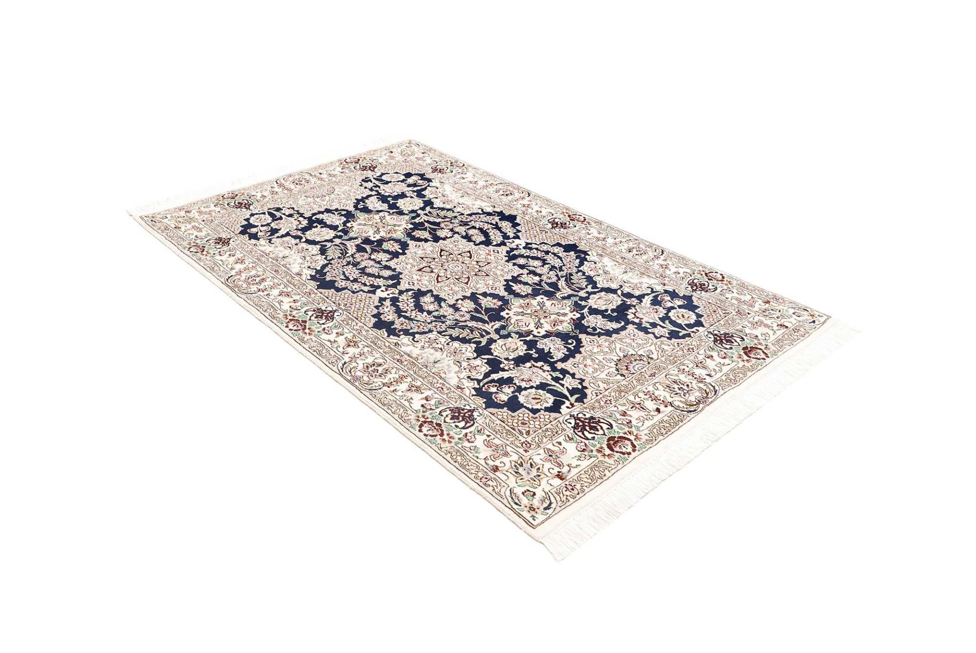 Nain Perserteppich aus Iran, 125 × 196 cm
