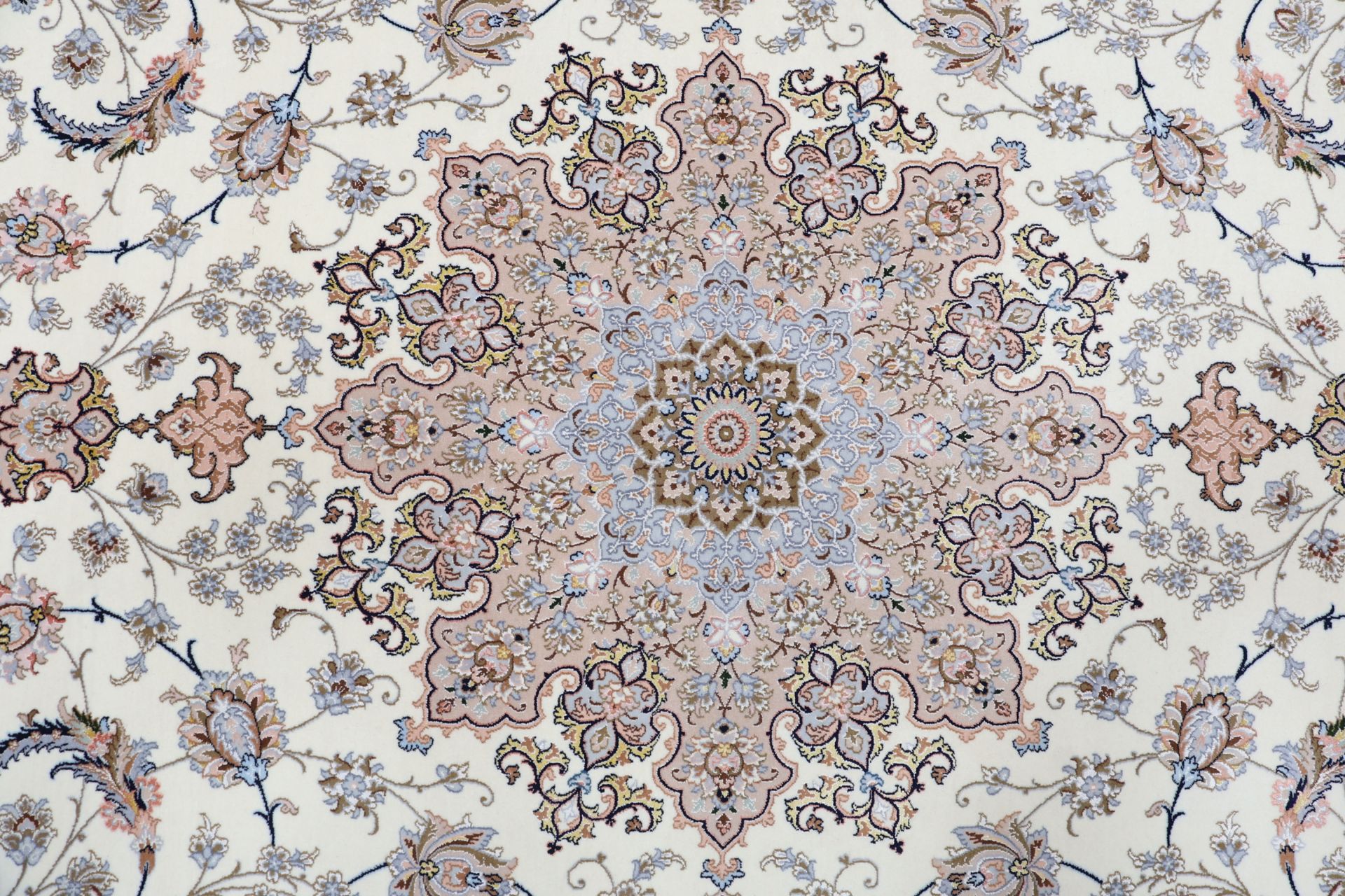 Handgeknüpfter Isfahan Perserteppich, 255 × 366 cm, Wolle & Seide