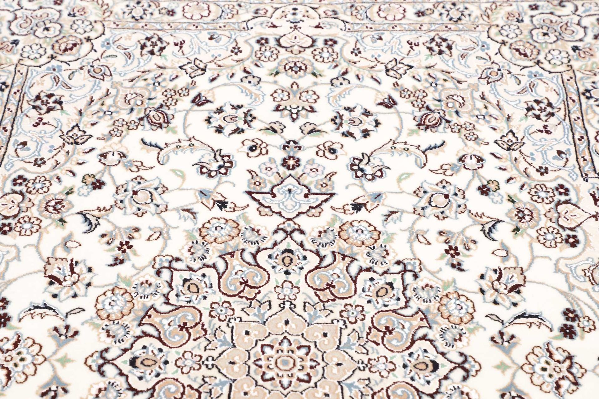 Nain Perserteppich aus Iran, 105 × 152 cm