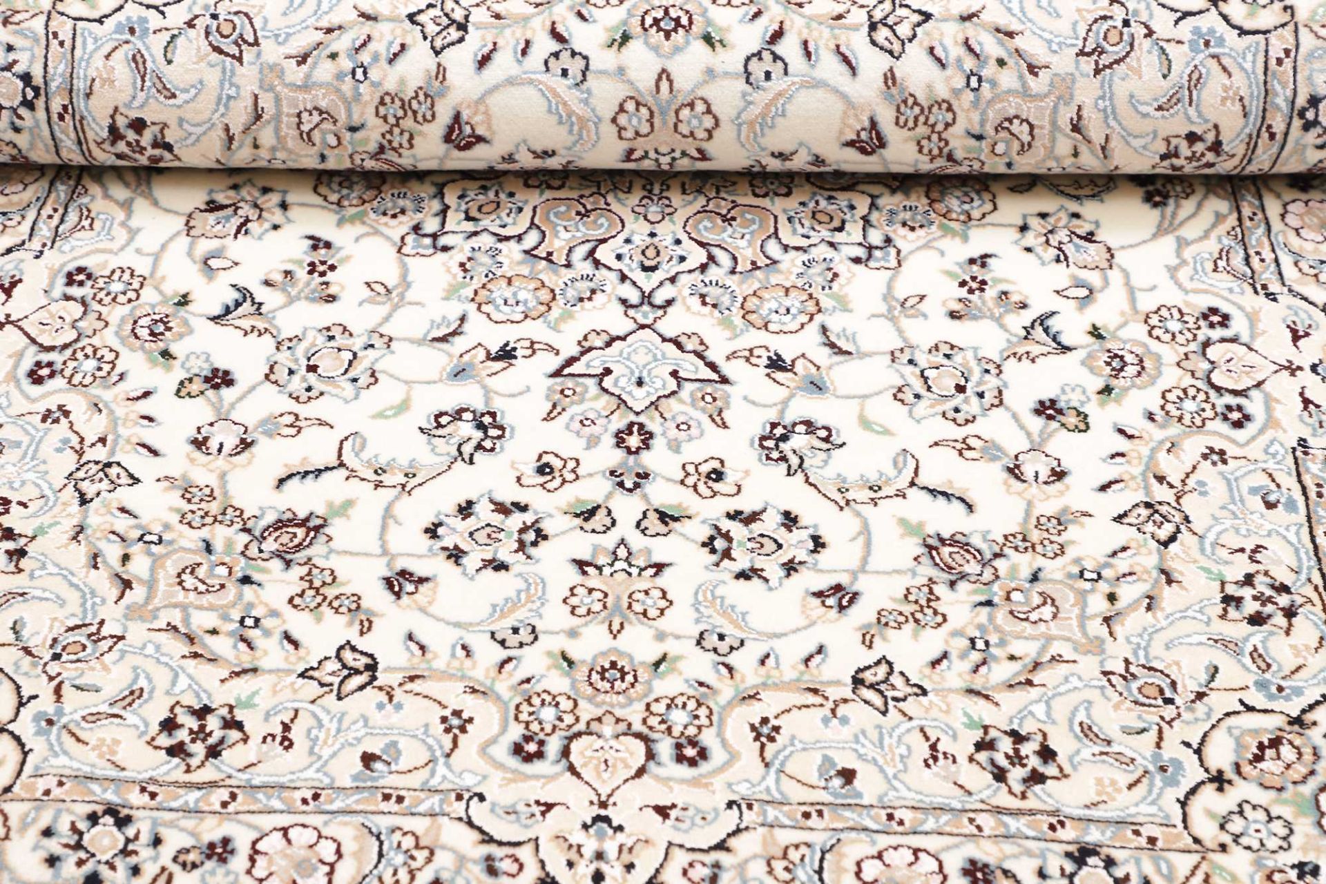 Nain Perserteppich aus Iran, 105 × 152 cm