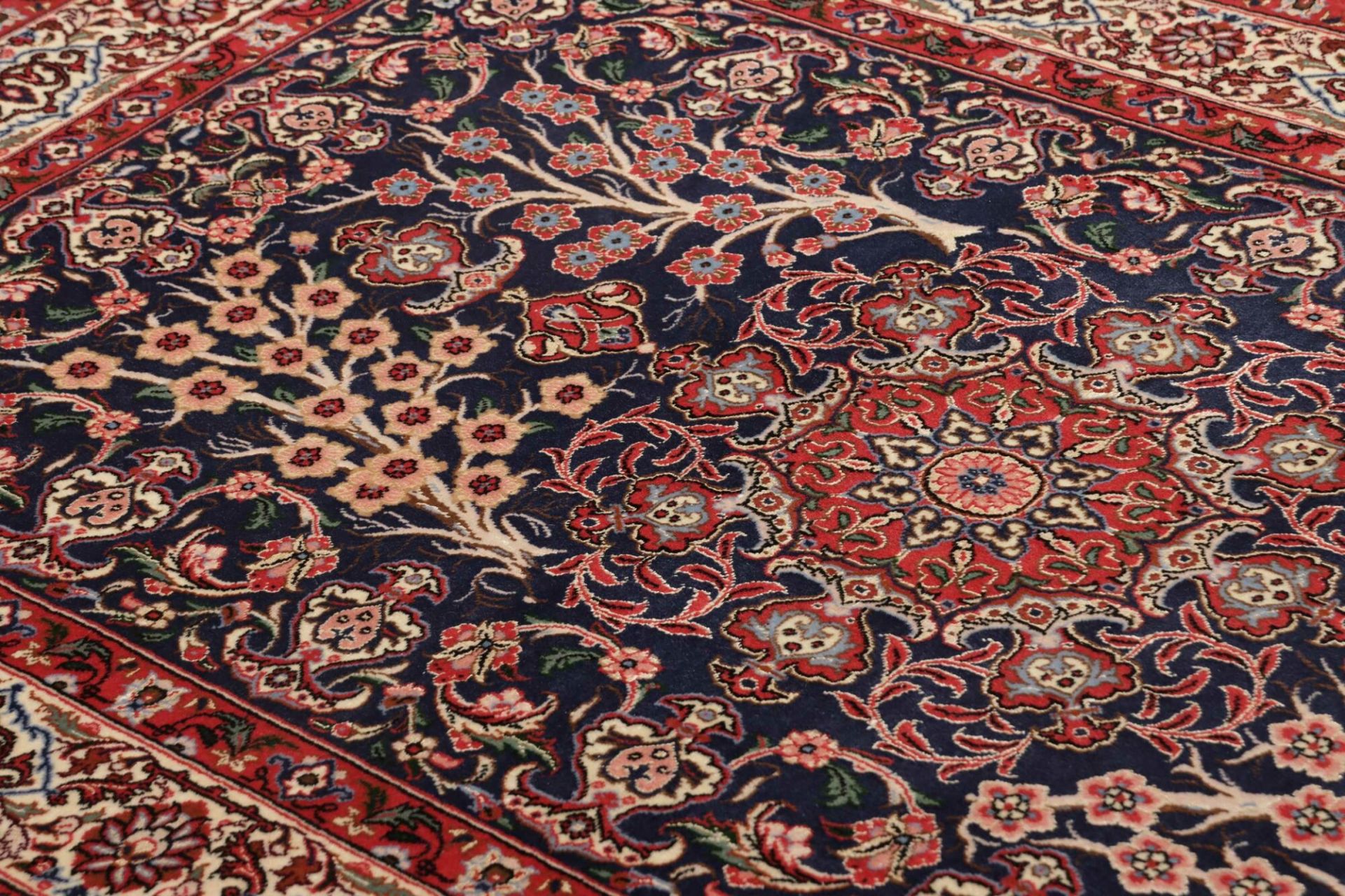 Isfahan Perserteppich aus Iran, 105 × 159 cm