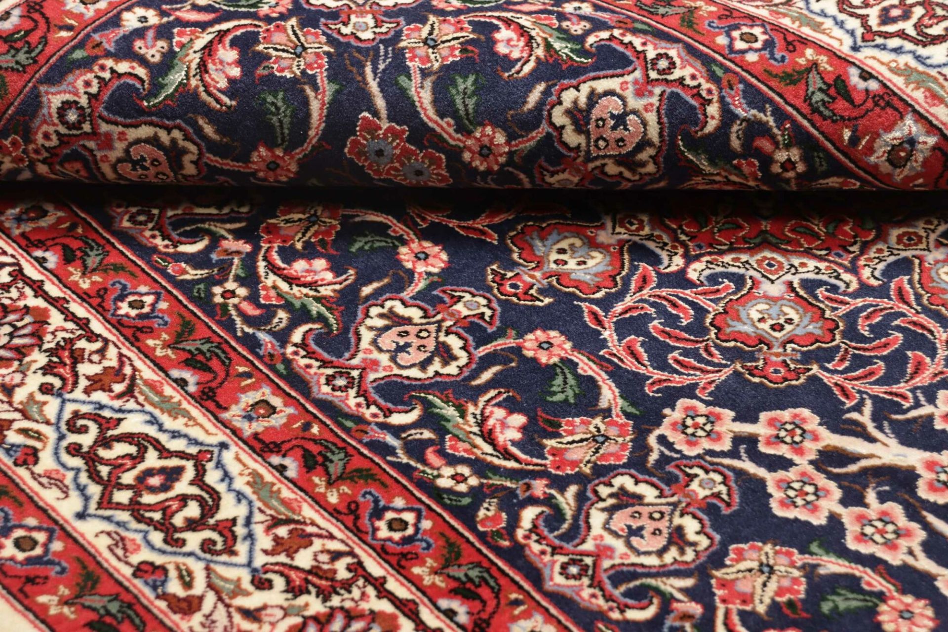 Isfahan Perserteppich aus Iran, 105 × 159 cm