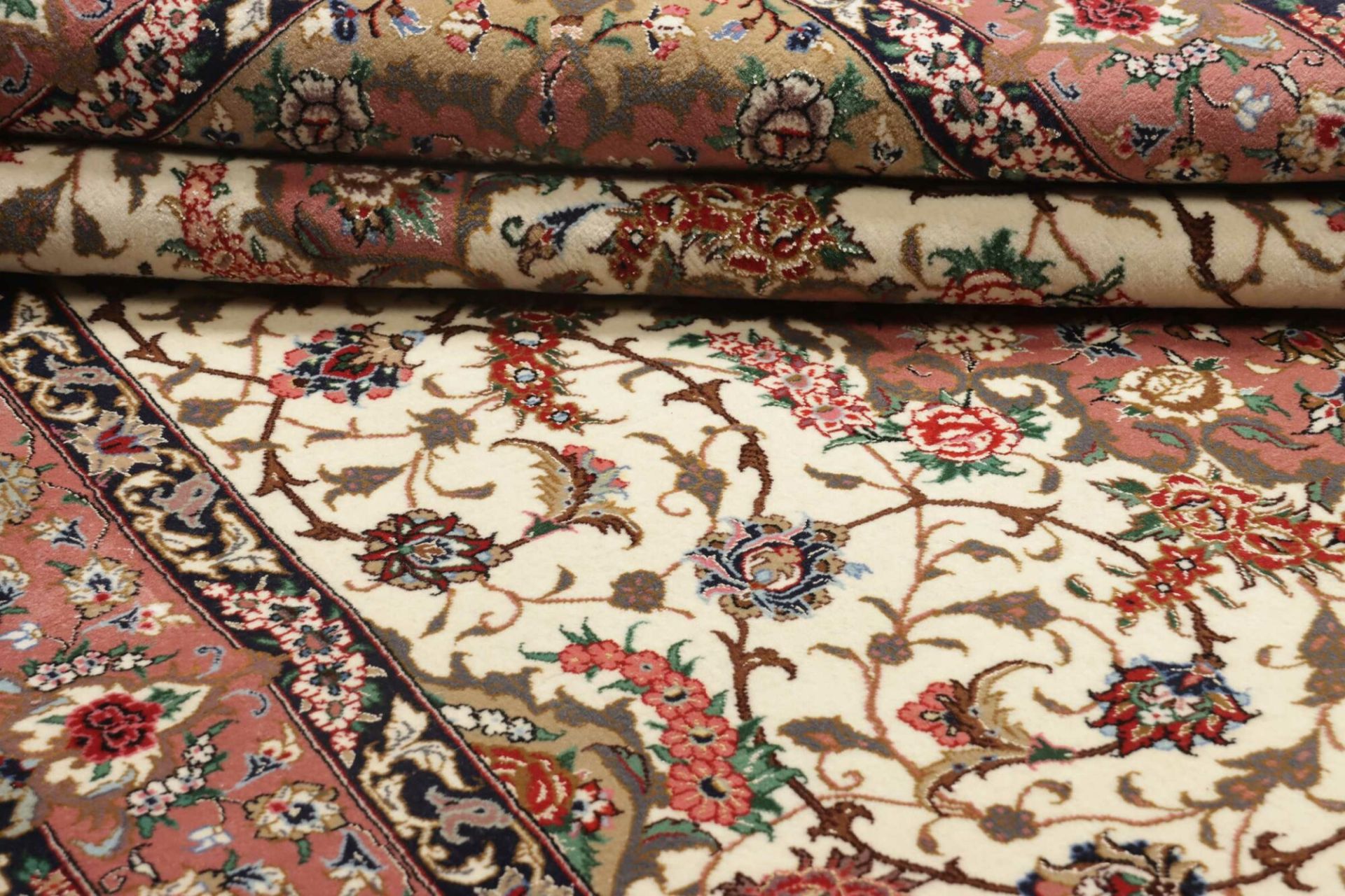 Handgeknüpfter Isfahan Perserteppich 132 × 193 cm
