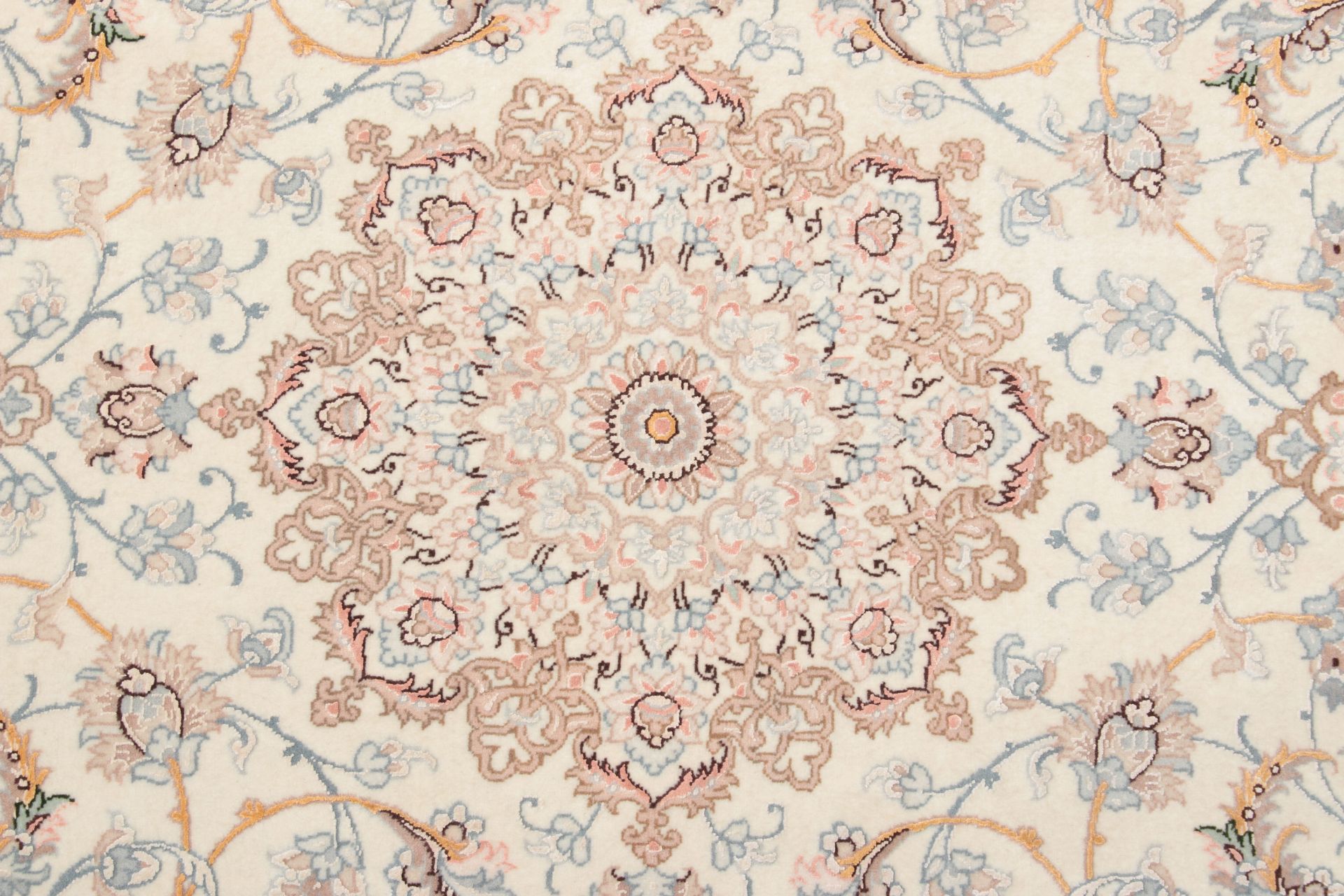 Handgeknüpfter Isfahan Perserteppich, 110 × 175 cm, Wolle & Seide