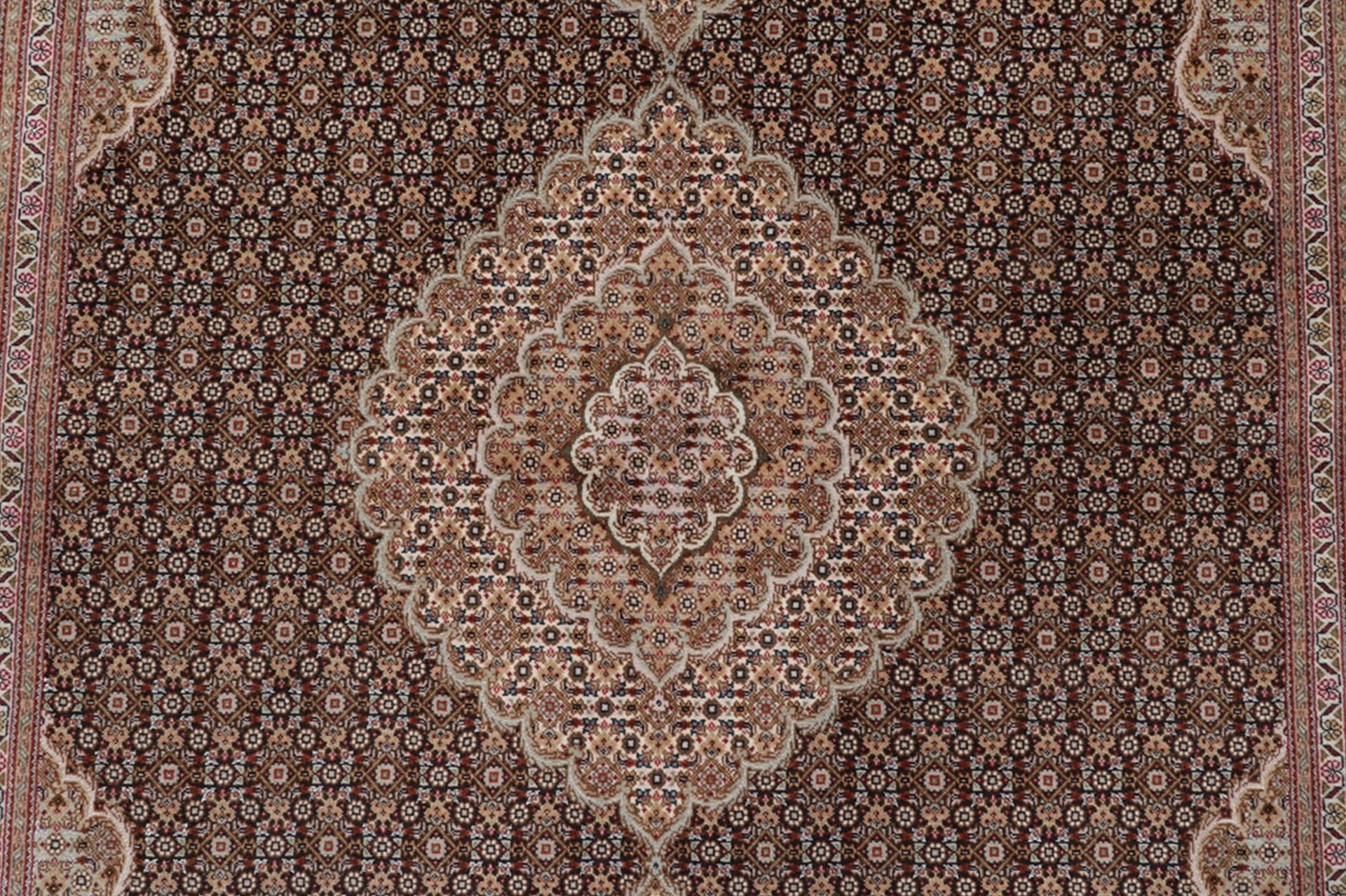 Handgeknüpfter Täbriz Perserteppich, 151 × 210 cm, Wolle & Seide