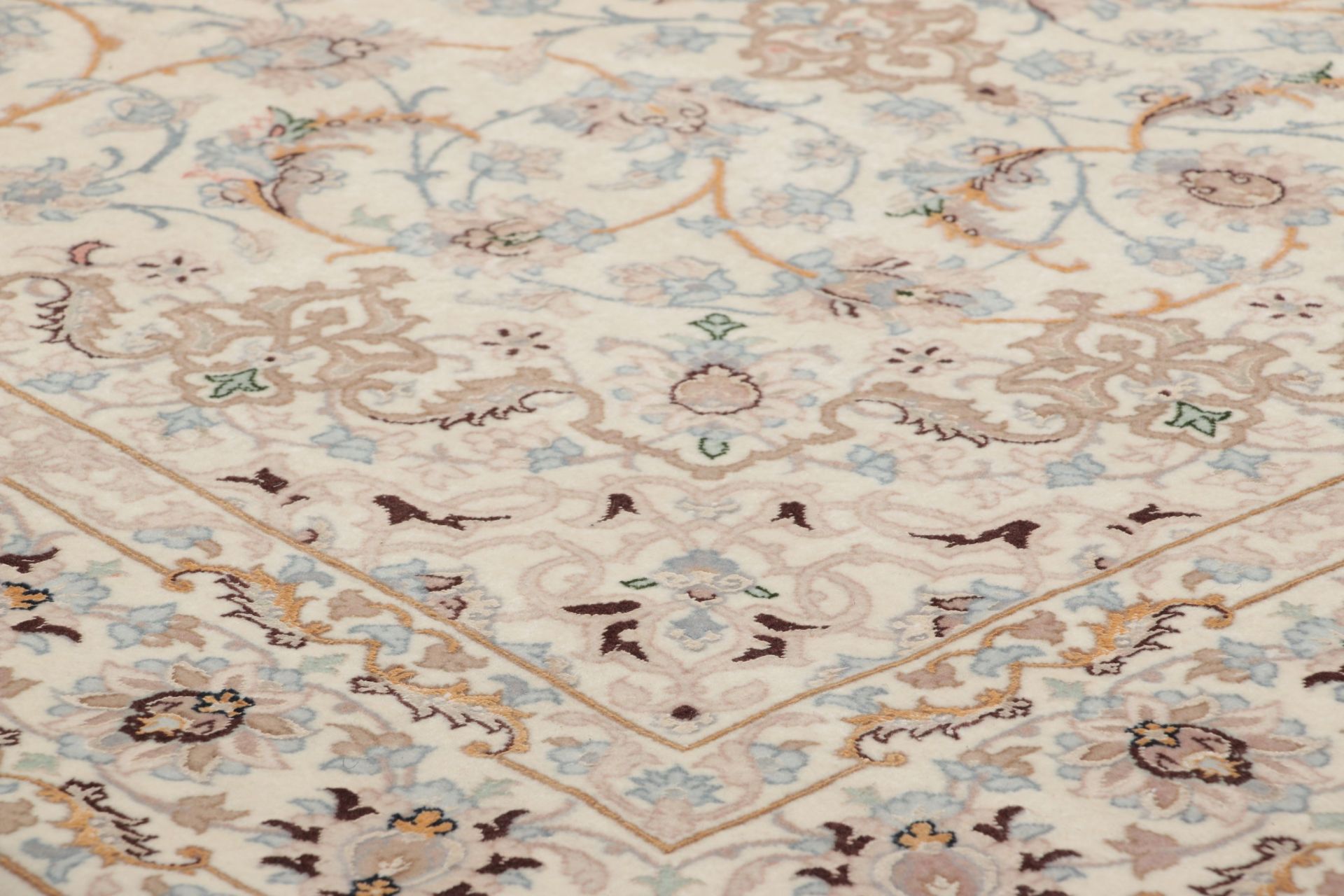 Handgeknüpfter Isfahan Perserteppich, 110 × 175 cm, Wolle & Seide