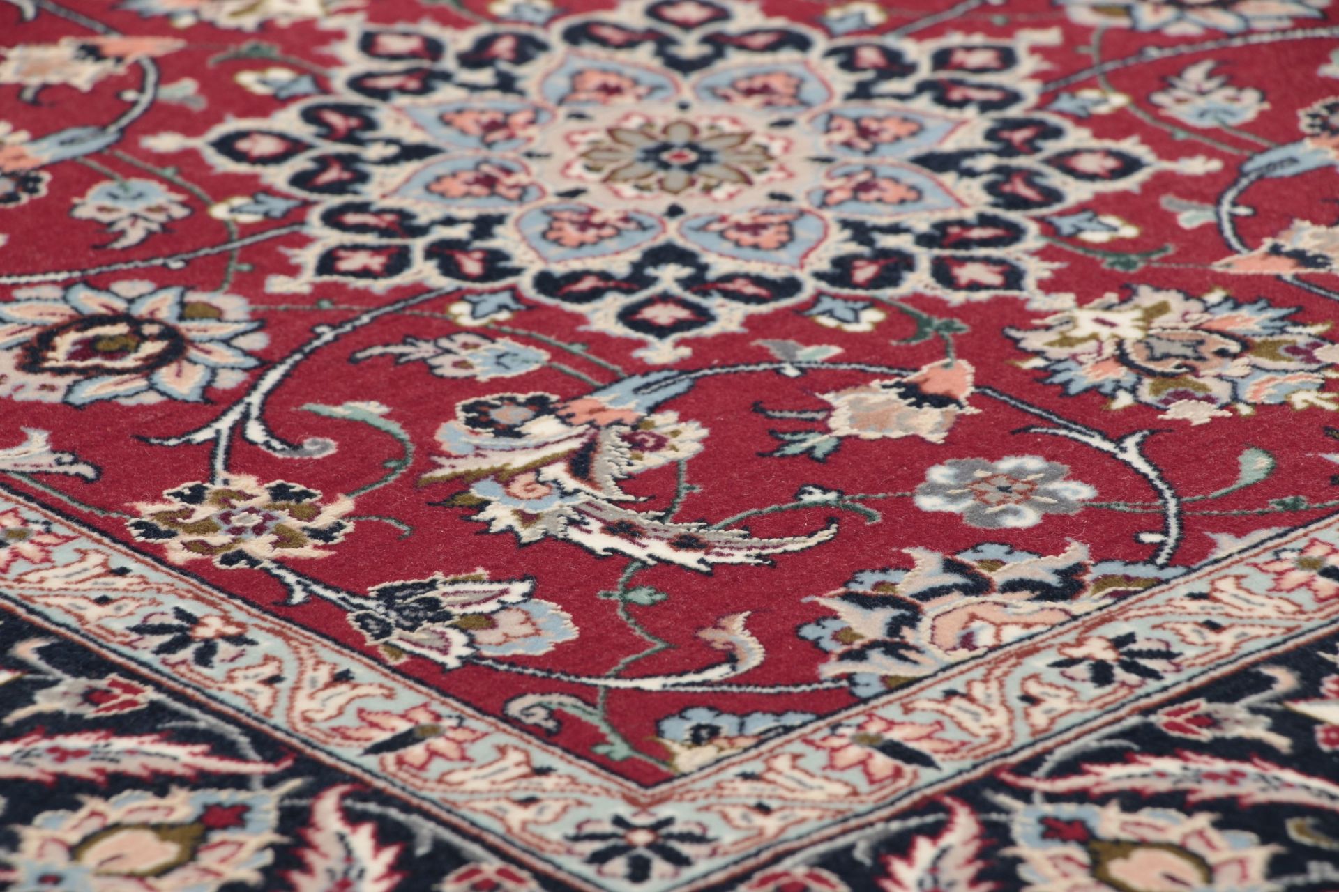 Handgeknüpfter Isfahan Perserteppich, 77 × 266 cm, Wolle & Seide