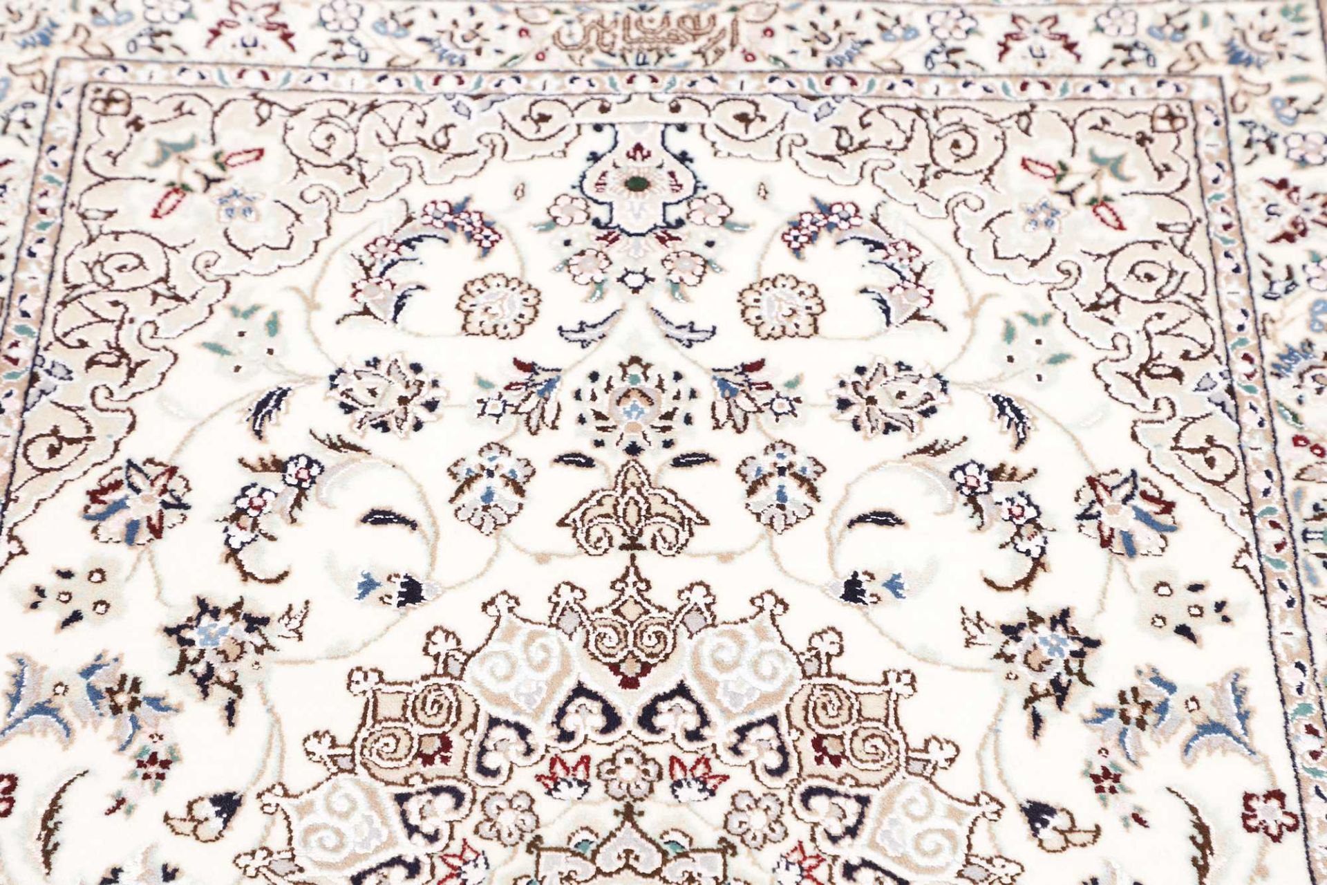 Nain Perserteppich 84 × 126 cm aus Wolle, handgeknüpft