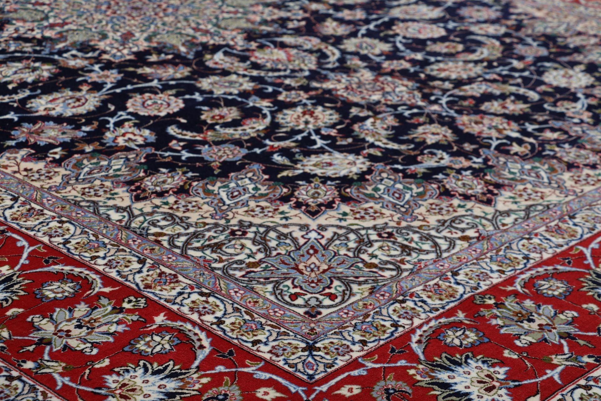 Handgeknüpfter Isfahan Perserteppich 265 × 363 cm