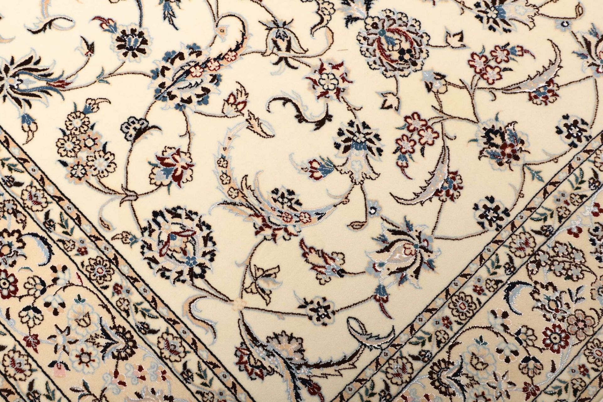 Nain Perserteppich aus Iran, 154 × 230 cm