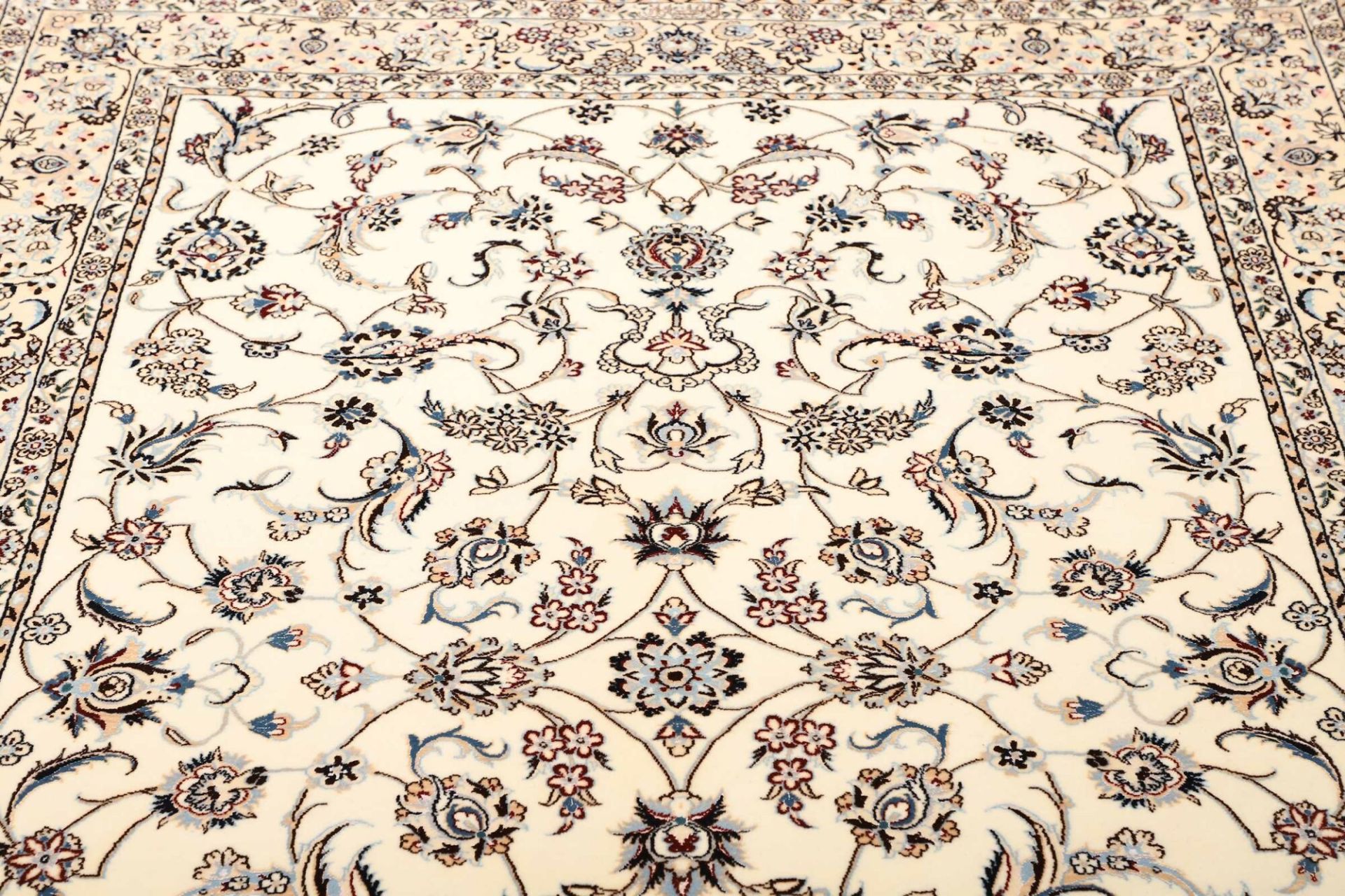 Nain Perserteppich aus Iran, 154 × 230 cm