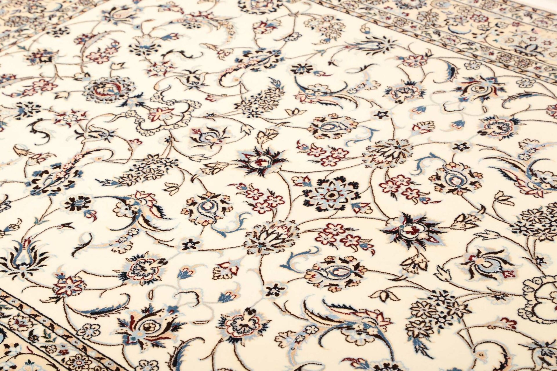 Nain Perserteppich aus Iran, 154 × 230 cm