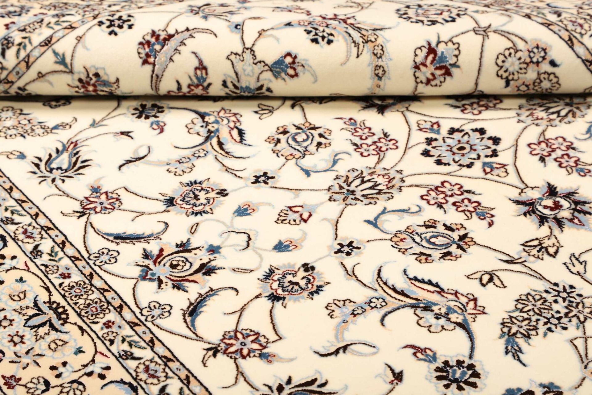 Nain Perserteppich aus Iran, 154 × 230 cm