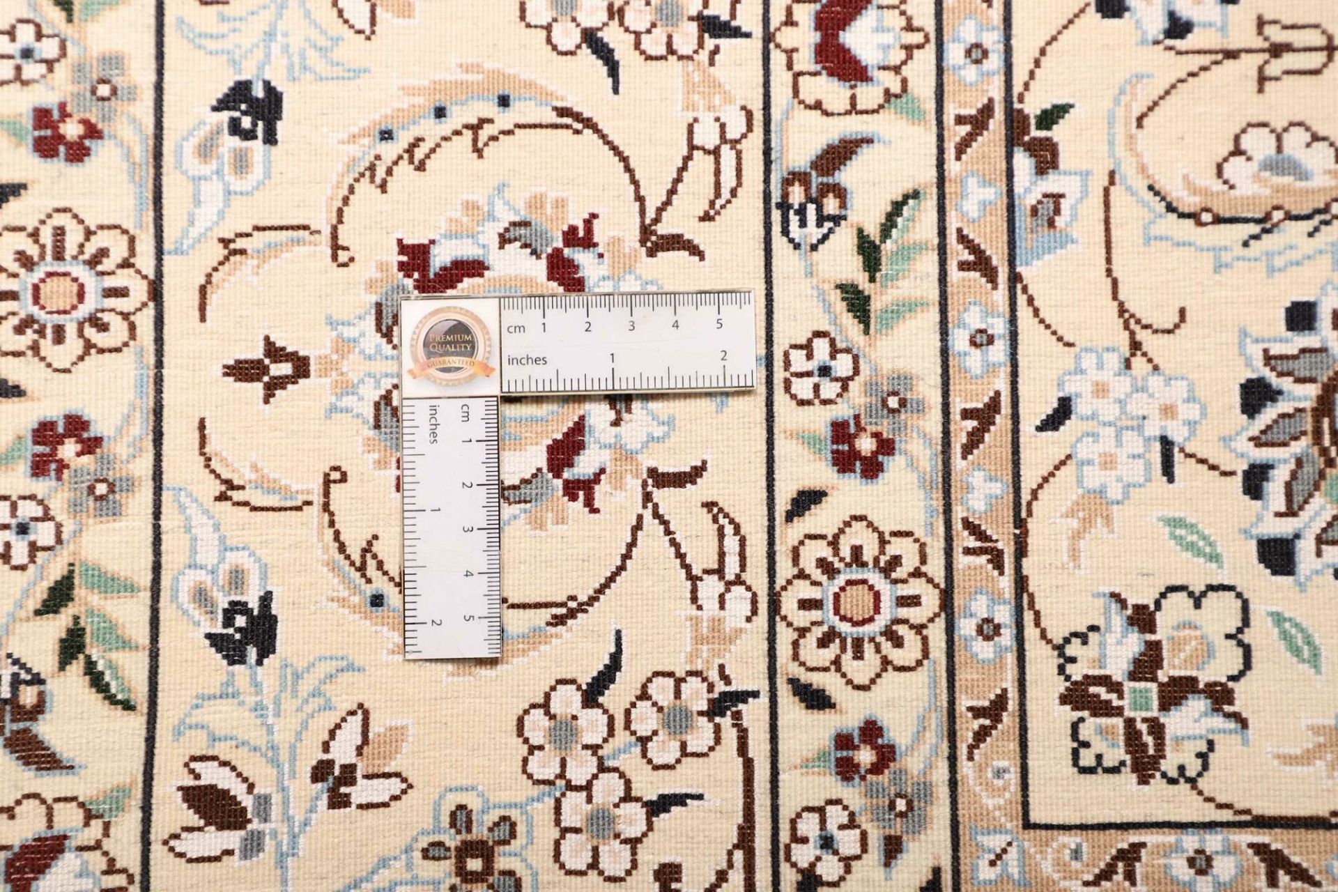 Nain Perserteppich aus Iran, 154 × 230 cm
