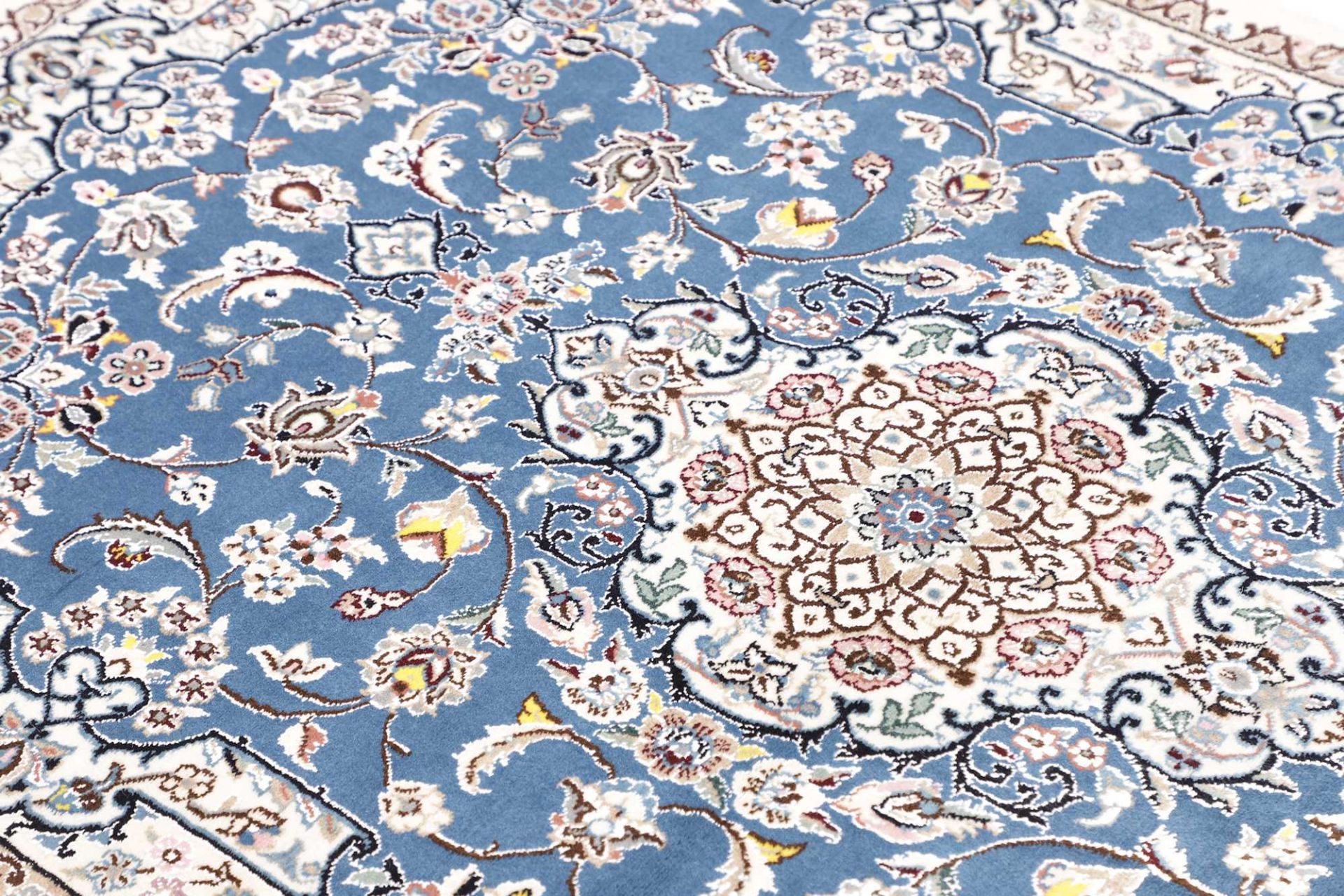 Handgeknüpfter Nain Perserteppich 105 × 156 cm