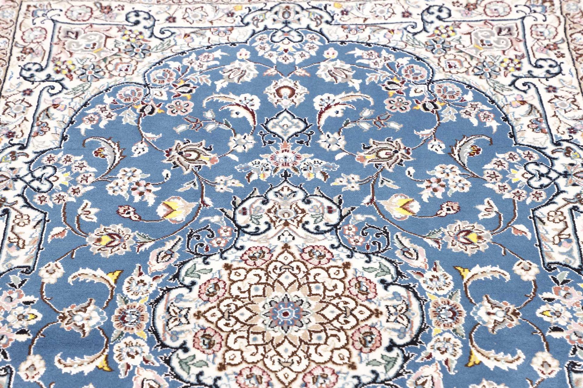 Handgeknüpfter Nain Perserteppich 105 × 156 cm