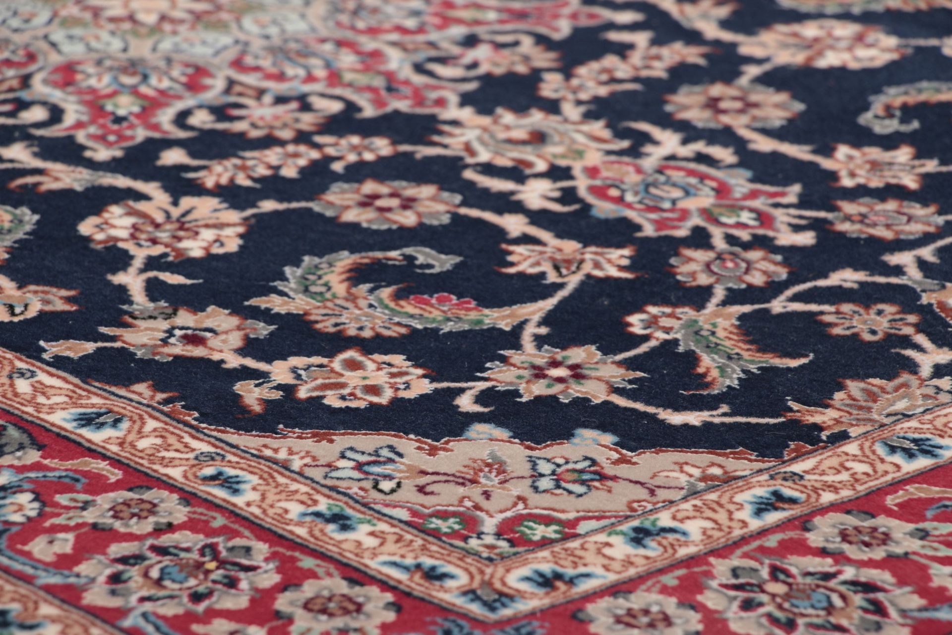 Handgeknüpfter Isfahan Perserteppich, 85 × 316 cm, Wolle & Seide