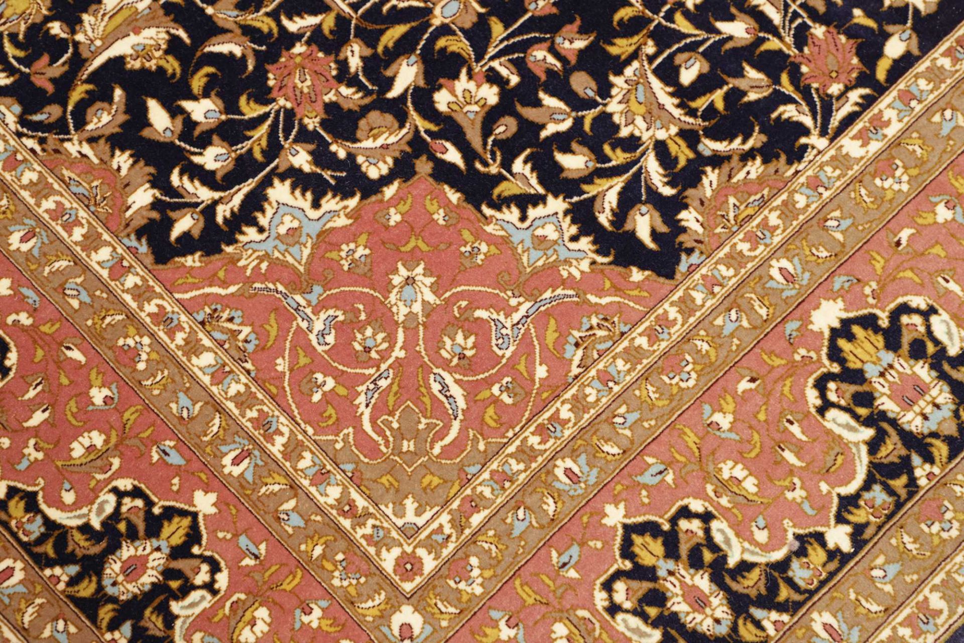 Isfahan Perserteppich aus Iran, 140 × 216 cm