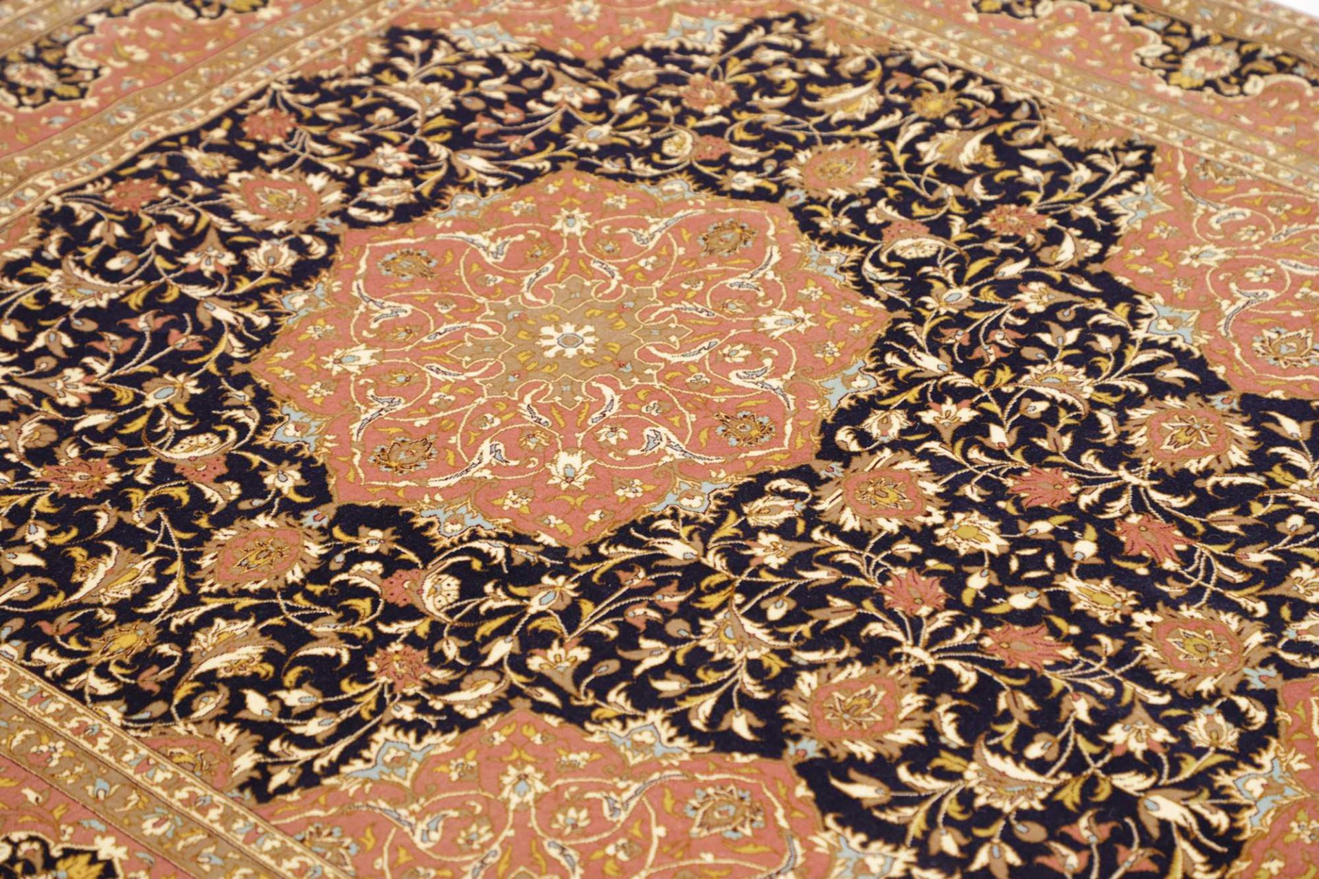 Isfahan Perserteppich aus Iran, 140 × 216 cm