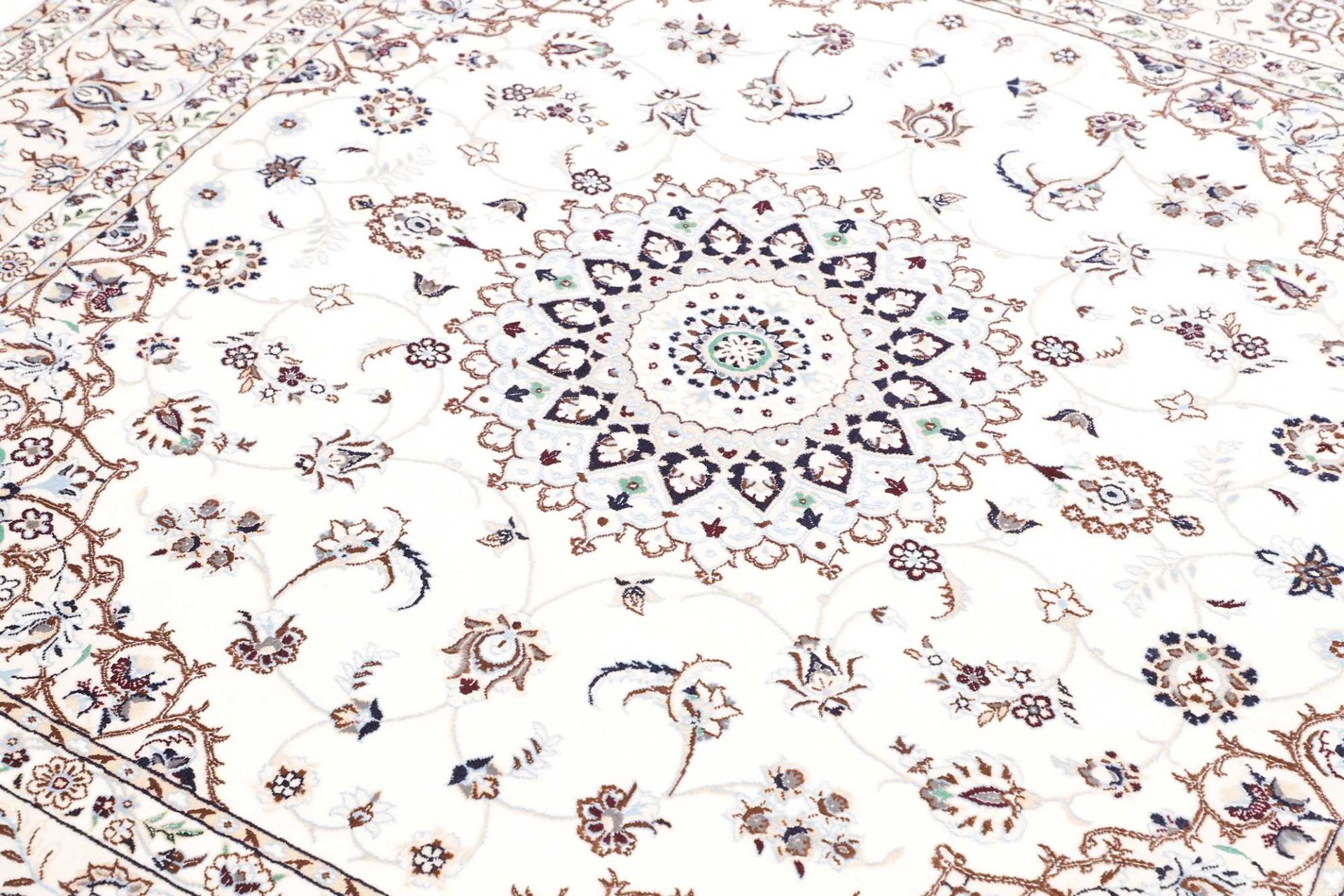 Nain Perserteppich aus Iran, 169 × 172 cm