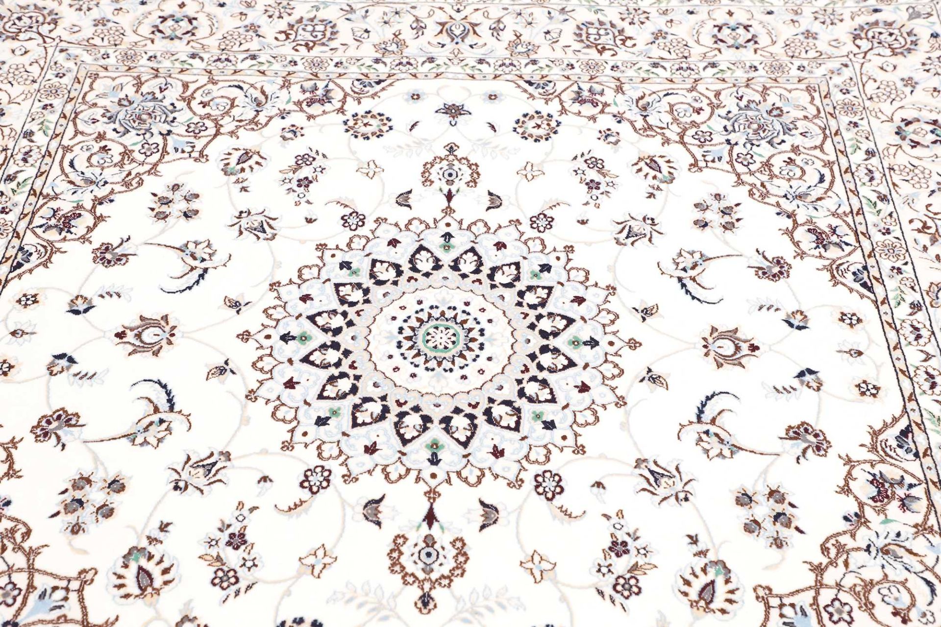 Nain Perserteppich aus Iran, 169 × 172 cm