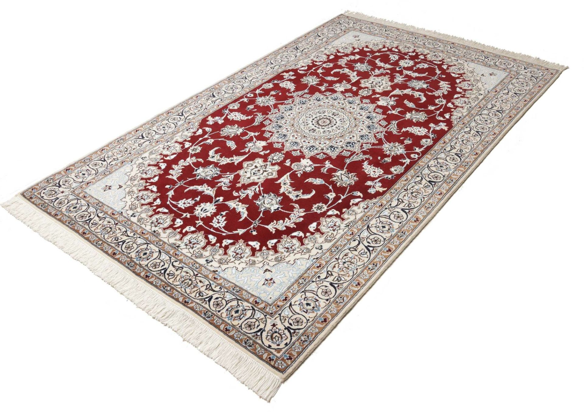 Handgeknüpfter Nain Perserteppich 136 × 216 cm