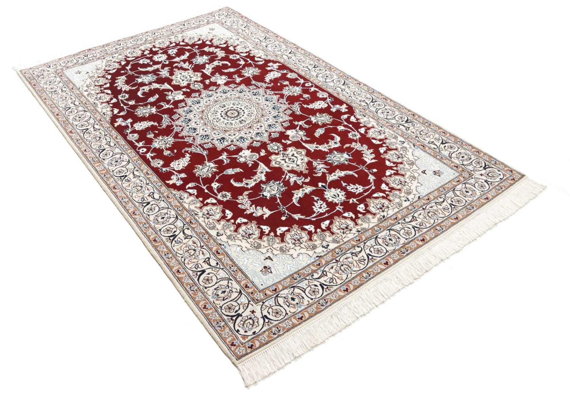 Handgeknüpfter Nain Perserteppich 136 × 216 cm