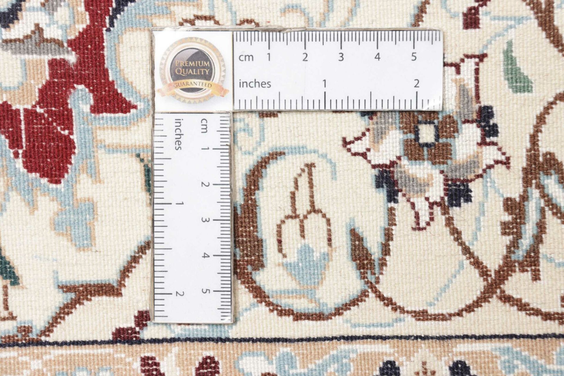 Nain Perserteppich aus Iran, 136 × 216 cm