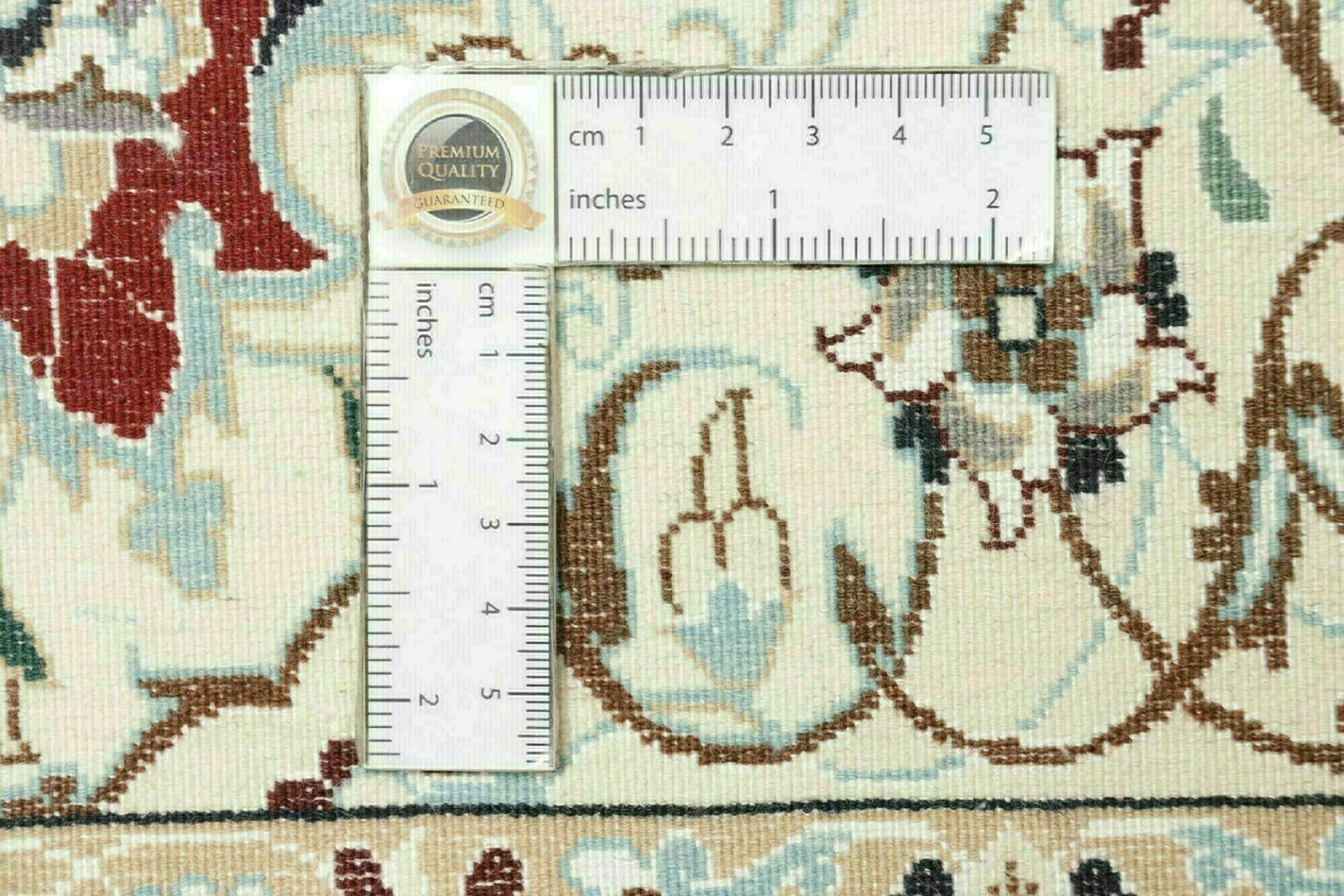 Nain Perserteppich aus Iran, 136 × 216 cm
