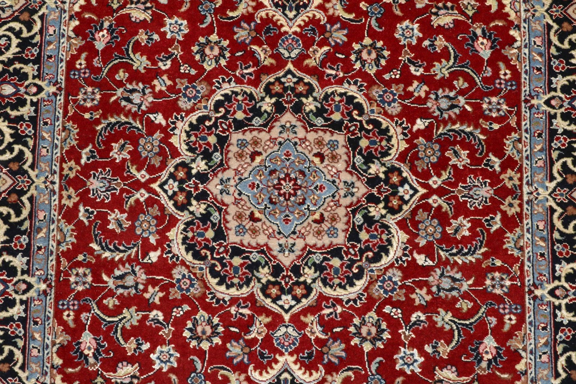 Isfahan Perserteppich 80 × 125 cm aus Wolle & Seide, handgeknüpft