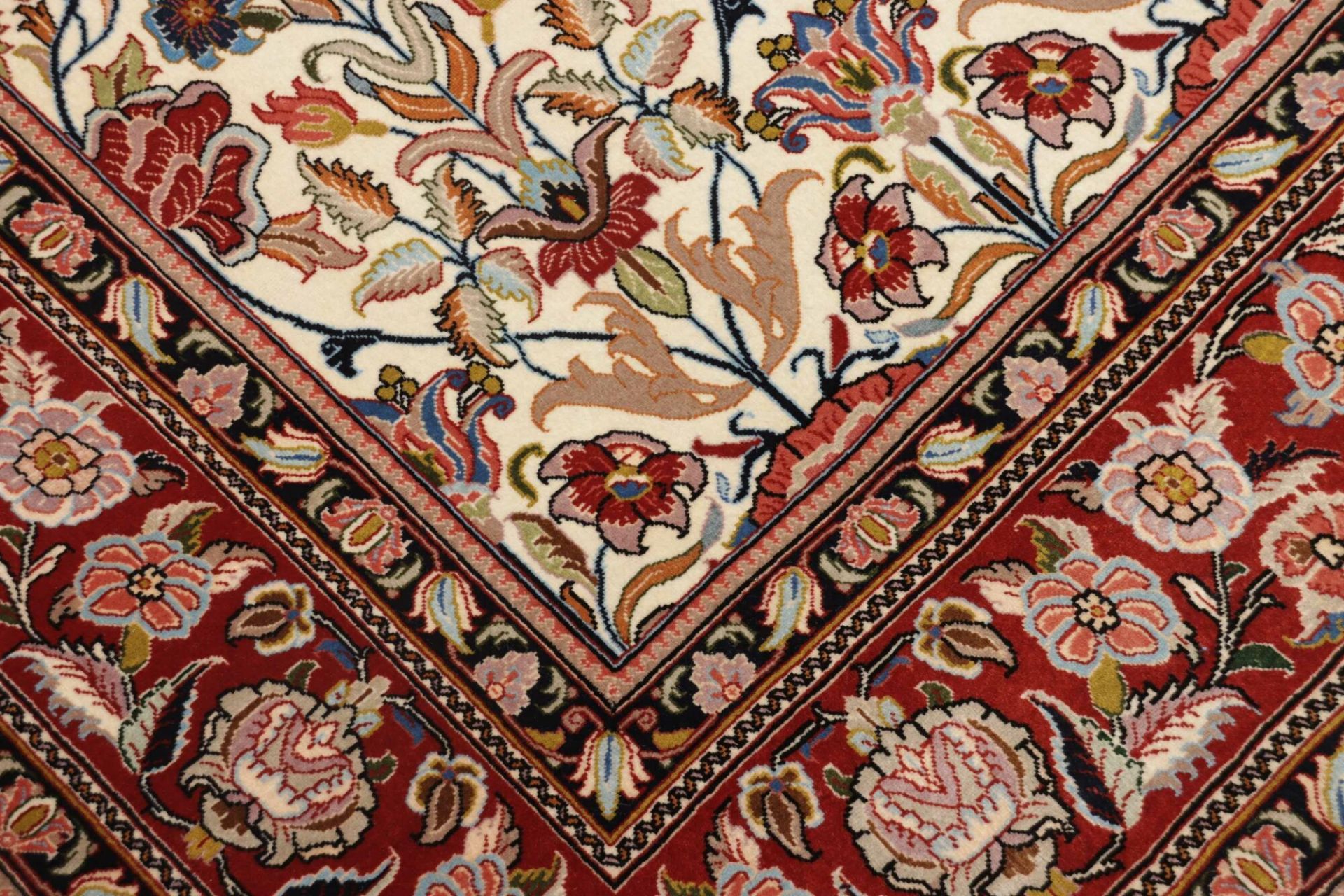 Handgeknüpfter Isfahan Perserteppich 142 × 216 cm