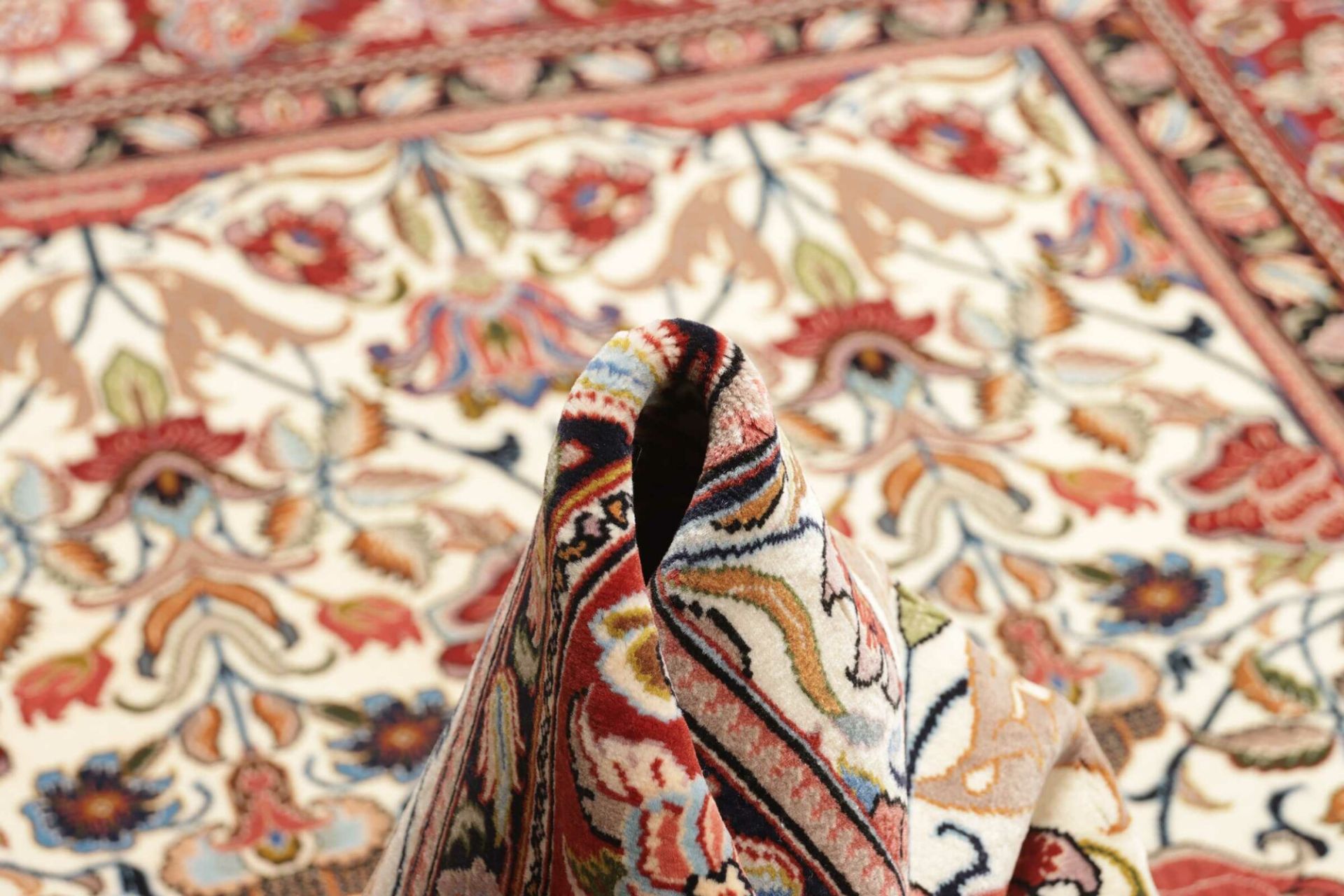 Handgeknüpfter Isfahan Perserteppich 142 × 216 cm