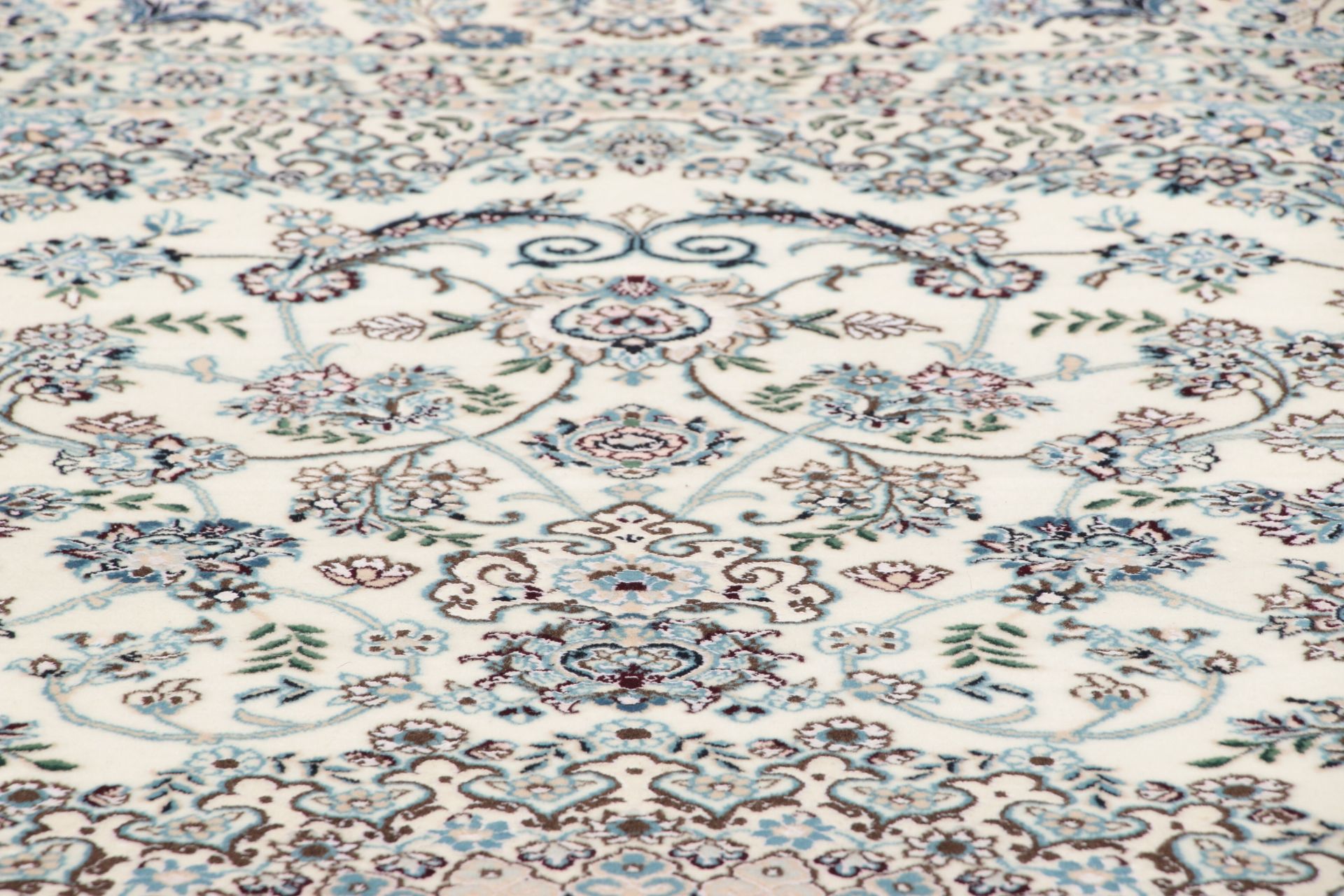 Handgeknüpfter Nain Perserteppich, 210 × 310 cm, Wolle & Seide