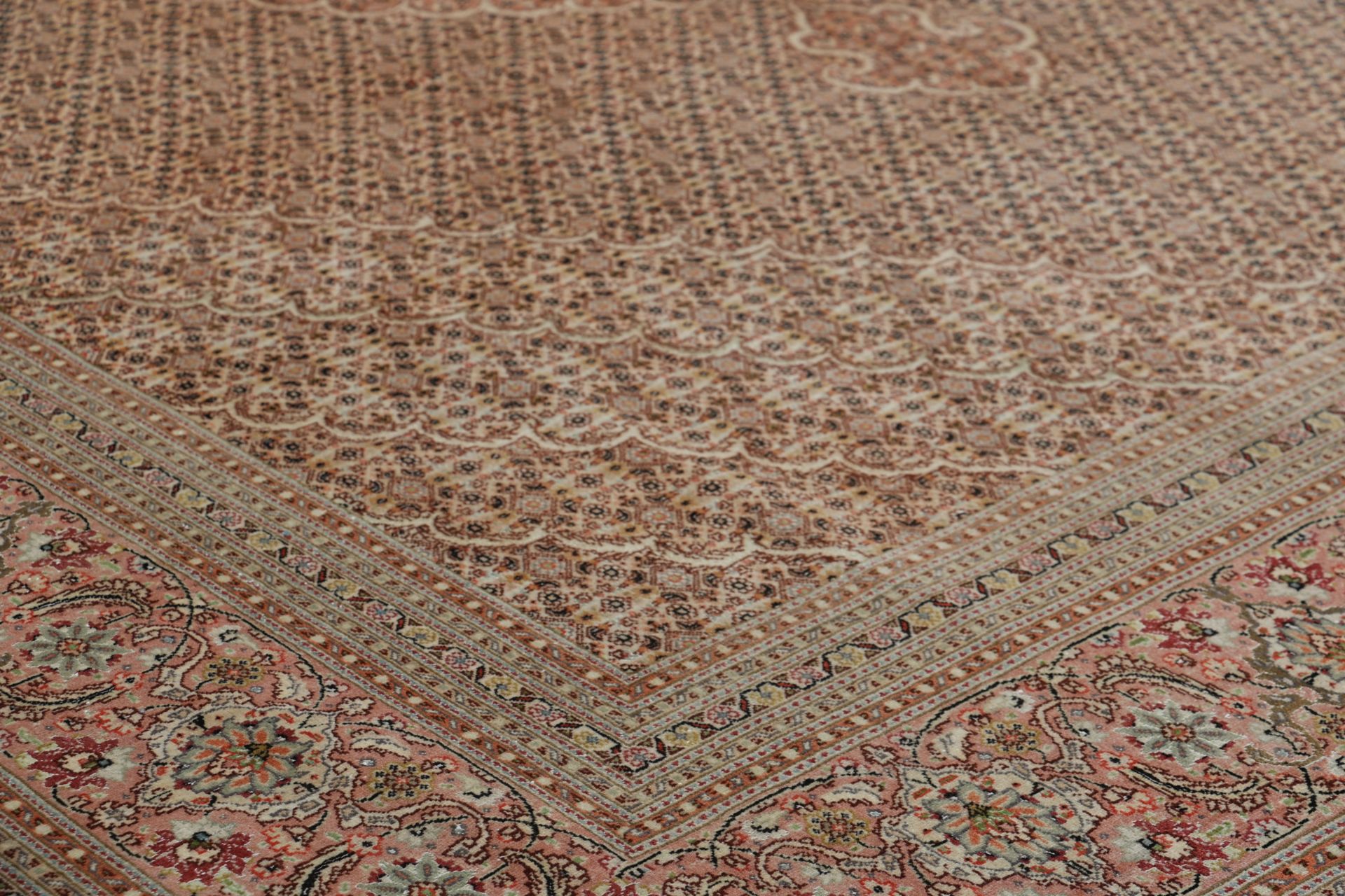 Täbriz Perserteppich aus Iran, 250 × 352 cm